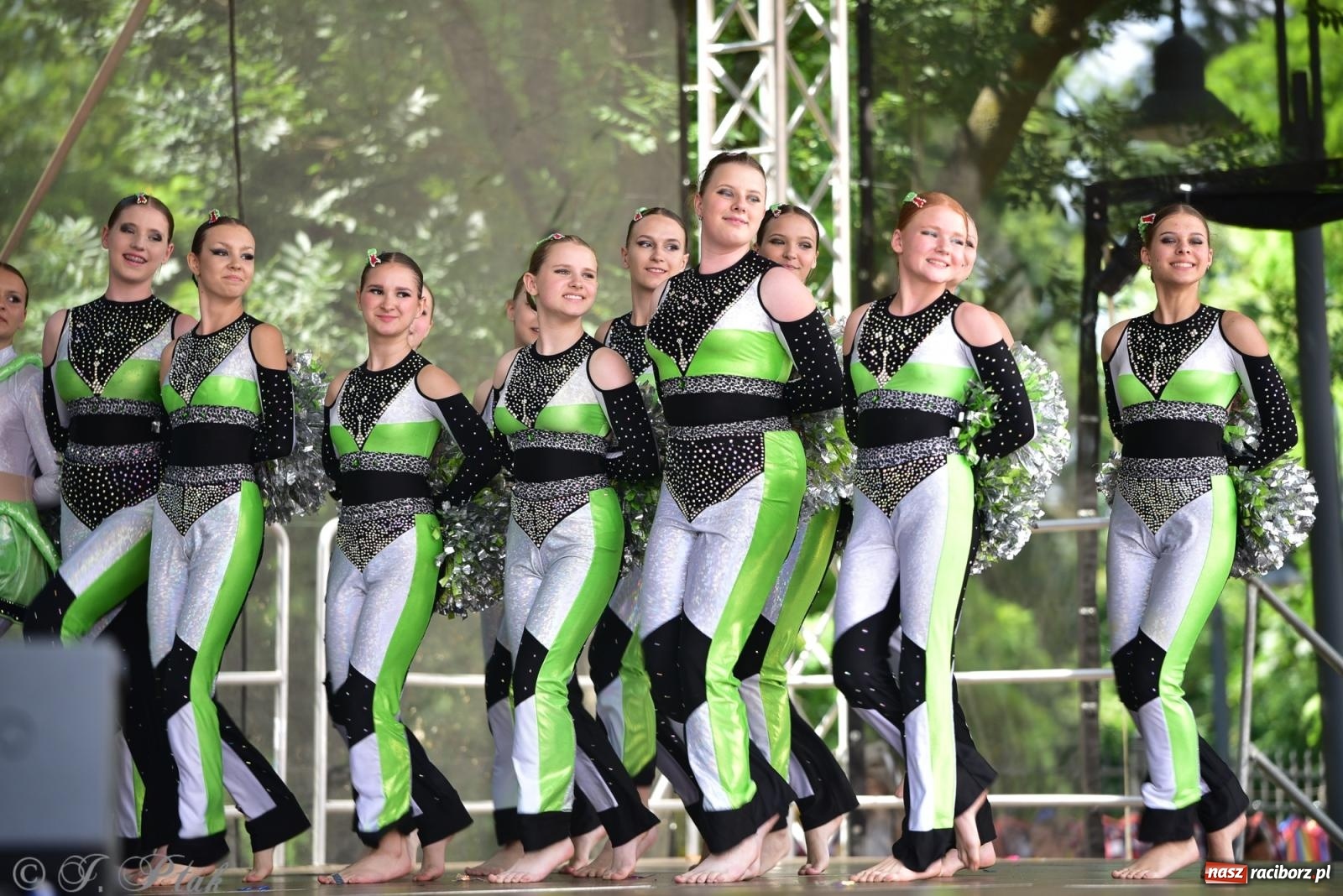 Zdjęcie w galerii na portalu naszraciborz.pl: IV raciborski Mażoretkowy Zawrót Głowy [FOTO i WIDEO] wiadomości z regionu