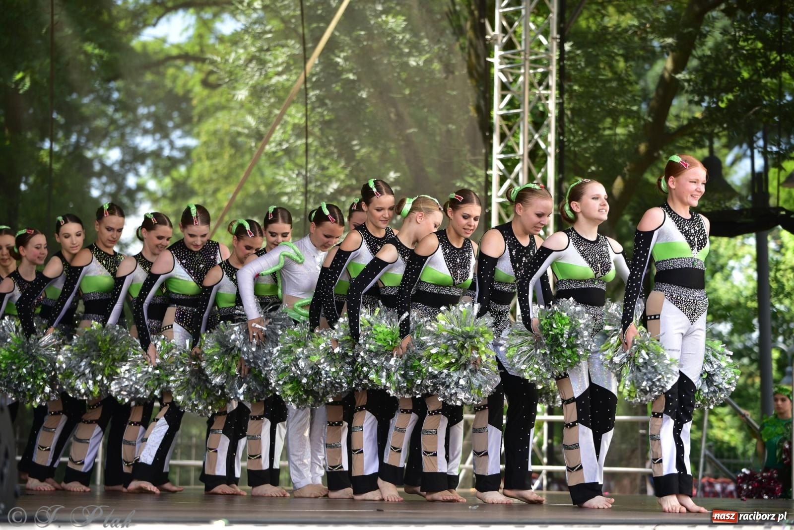 Zdjęcie w galerii na portalu naszraciborz.pl: IV raciborski Mażoretkowy Zawrót Głowy [FOTO i WIDEO] wiadomości z regionu