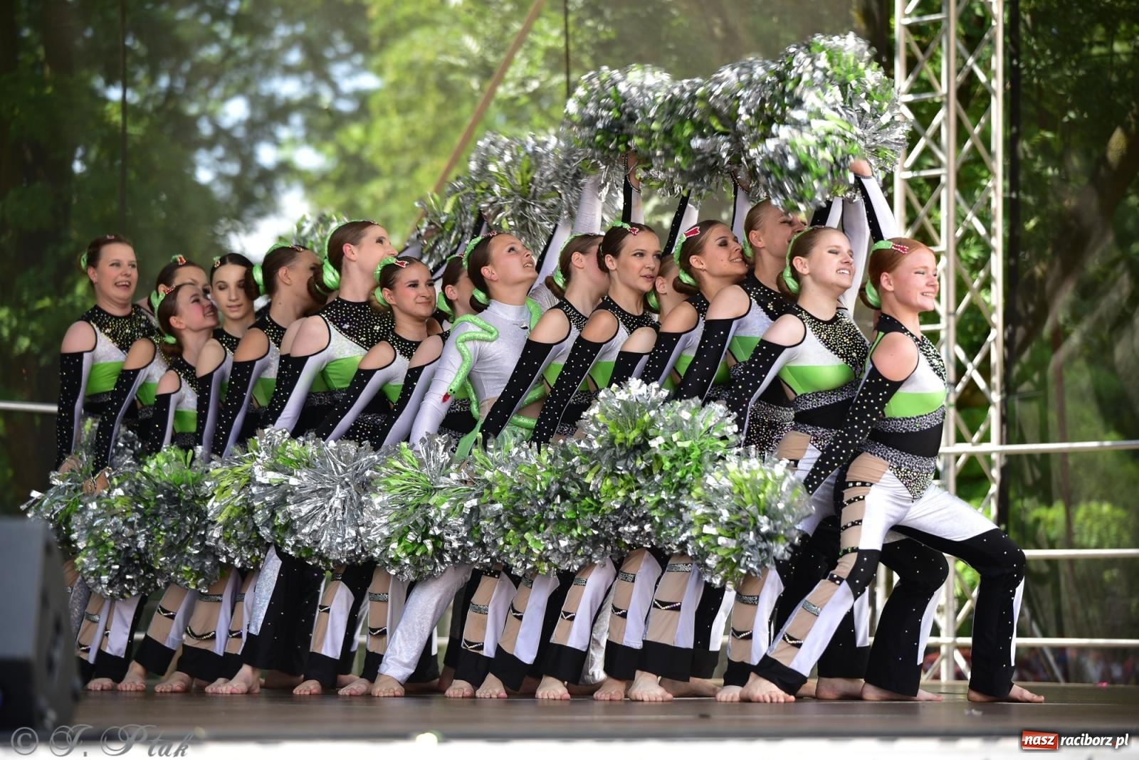 Zdjęcie w galerii na portalu naszraciborz.pl: IV raciborski Mażoretkowy Zawrót Głowy [FOTO i WIDEO] wiadomości z regionu