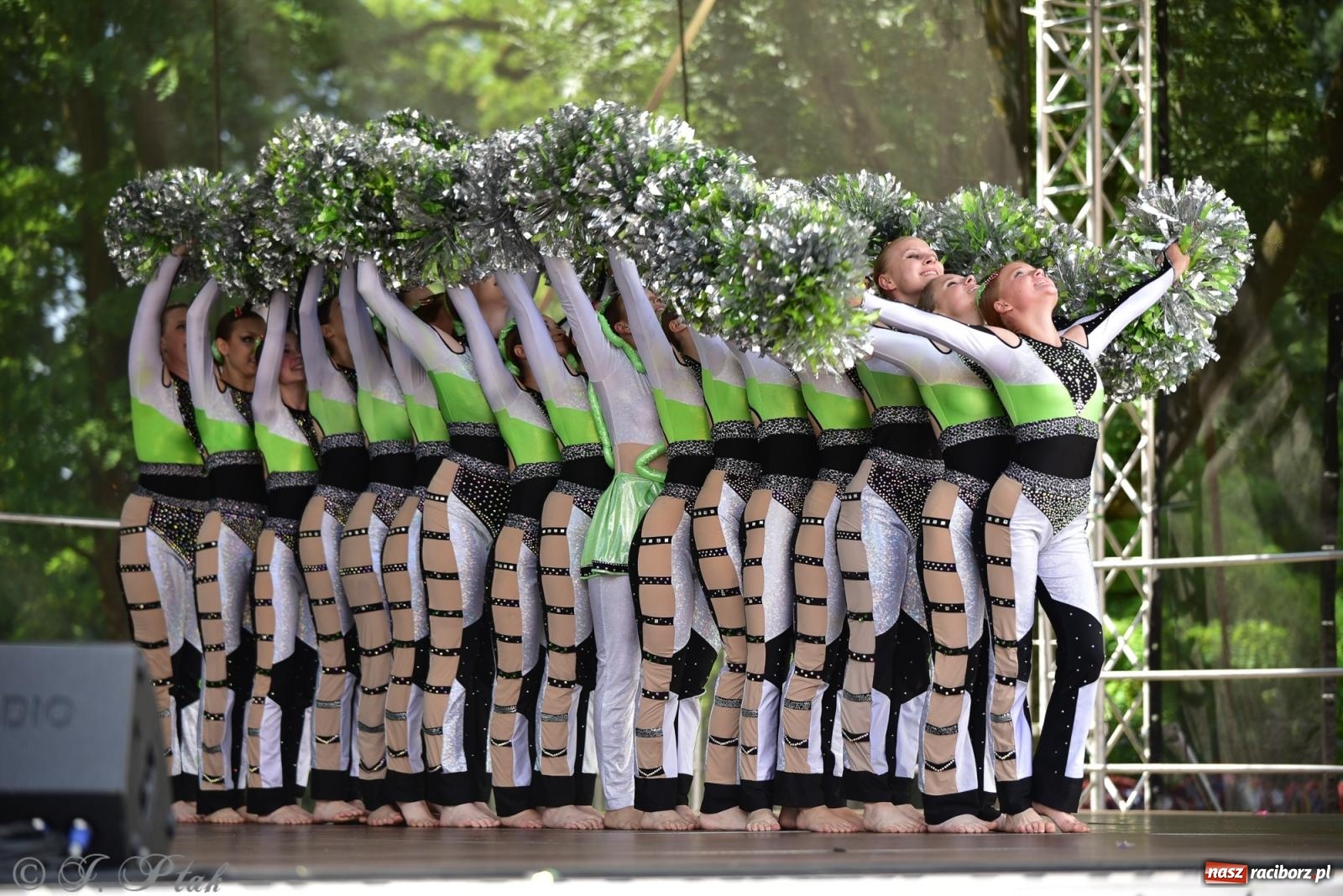 Zdjęcie w galerii na portalu naszraciborz.pl: IV raciborski Mażoretkowy Zawrót Głowy [FOTO i WIDEO] wiadomości z regionu