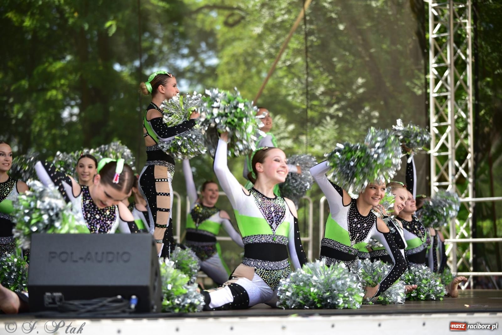 Zdjęcie w galerii na portalu naszraciborz.pl: IV raciborski Mażoretkowy Zawrót Głowy [FOTO i WIDEO] wiadomości z regionu