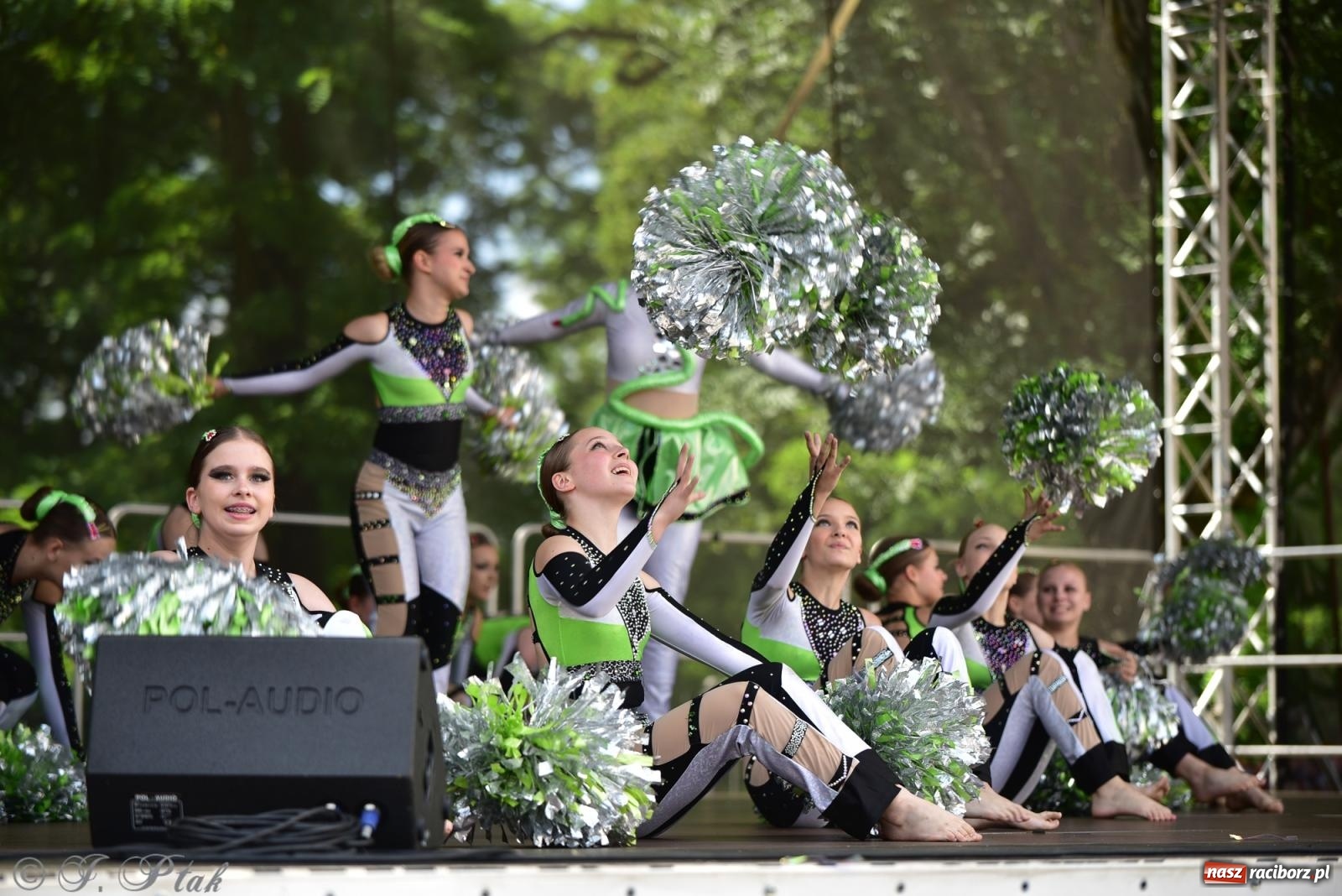 Zdjęcie w galerii na portalu naszraciborz.pl: IV raciborski Mażoretkowy Zawrót Głowy [FOTO i WIDEO] wiadomości z regionu