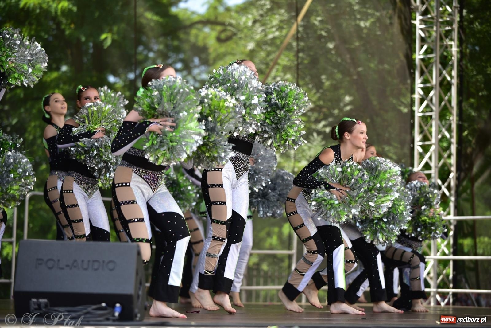 Zdjęcie w galerii na portalu naszraciborz.pl: IV raciborski Mażoretkowy Zawrót Głowy [FOTO i WIDEO] wiadomości z regionu