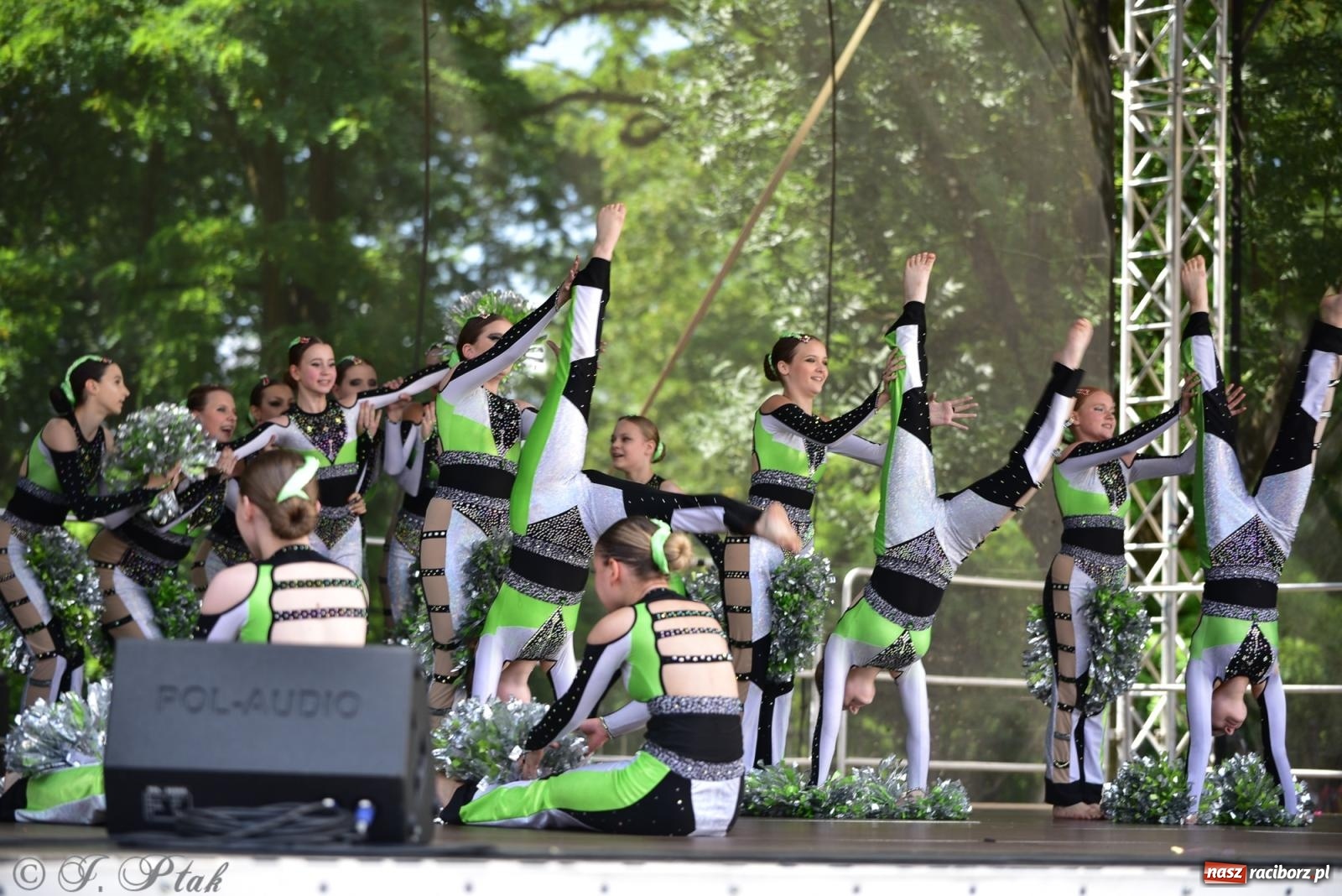 Zdjęcie w galerii na portalu naszraciborz.pl: IV raciborski Mażoretkowy Zawrót Głowy [FOTO i WIDEO] wiadomości z regionu
