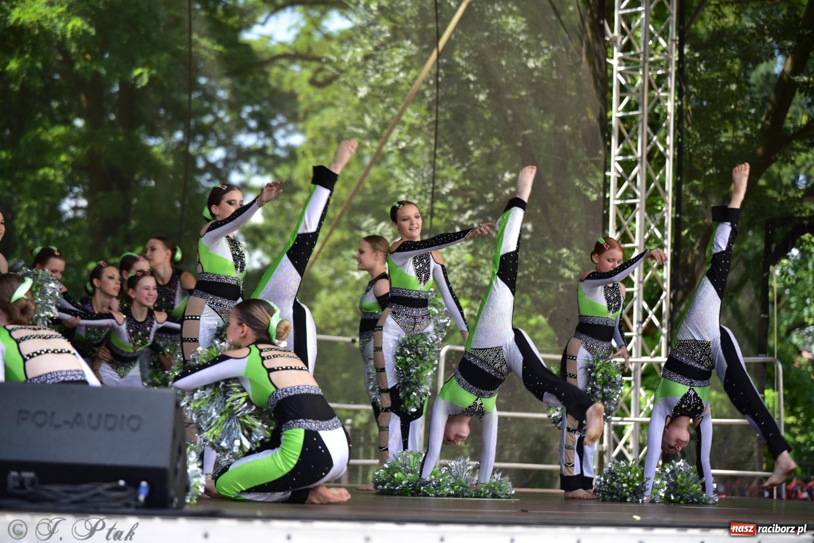 Zdjęcie w galerii na portalu naszraciborz.pl: IV raciborski Mażoretkowy Zawrót Głowy [FOTO i WIDEO] wiadomości z regionu