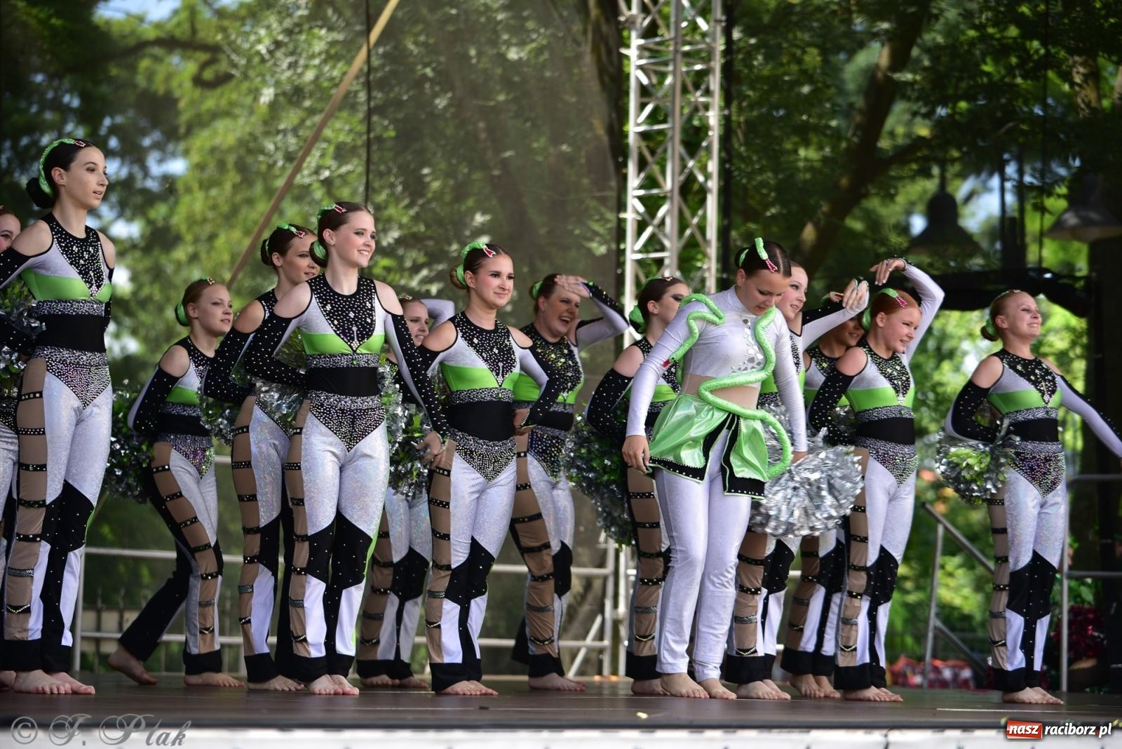 Zdjęcie w galerii na portalu naszraciborz.pl: IV raciborski Mażoretkowy Zawrót Głowy [FOTO i WIDEO] wiadomości z regionu