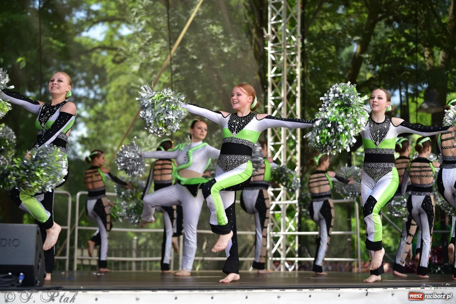 Zdjęcie w galerii na portalu naszraciborz.pl: IV raciborski Mażoretkowy Zawrót Głowy [FOTO i WIDEO] wiadomości z regionu