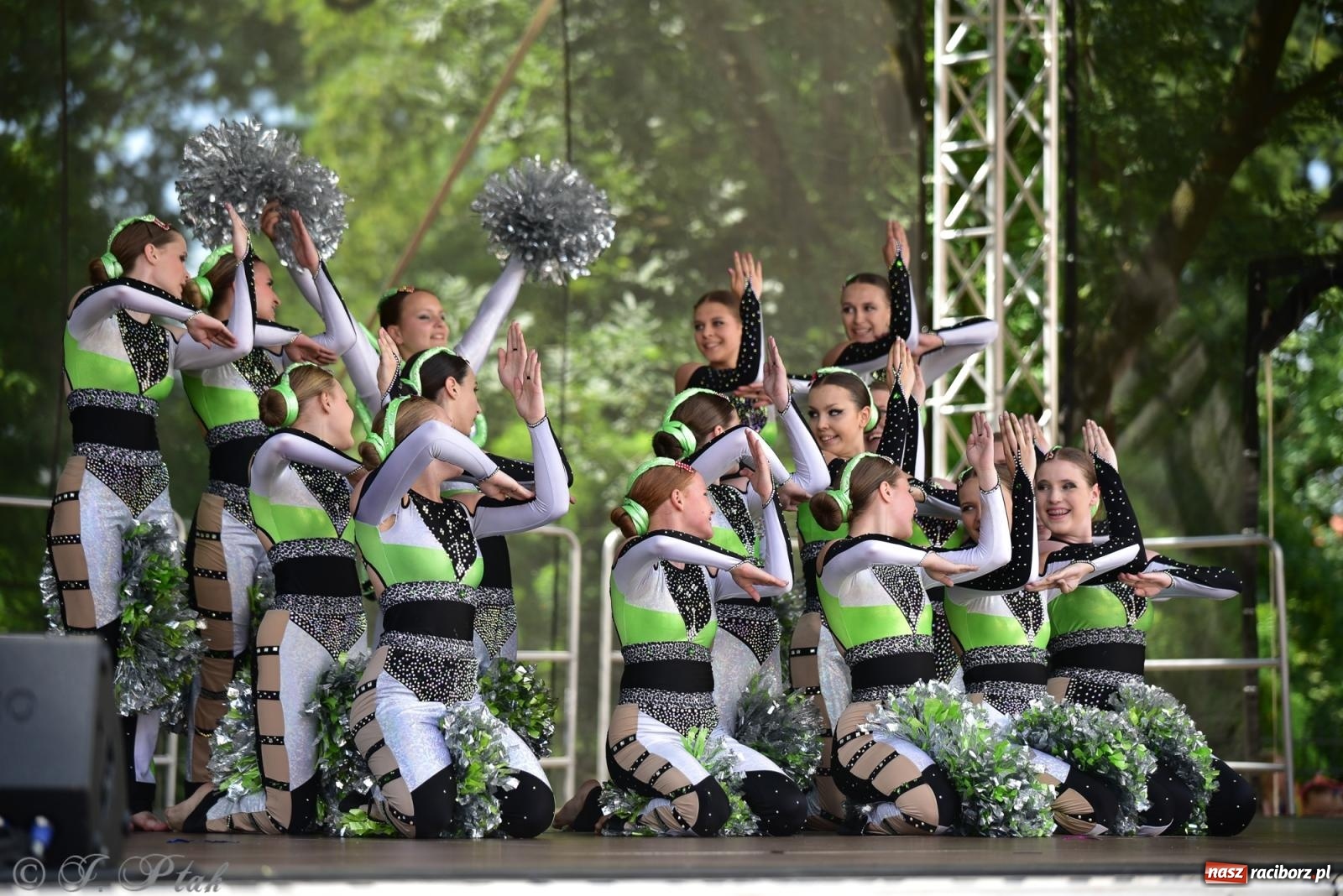 Zdjęcie w galerii na portalu naszraciborz.pl: IV raciborski Mażoretkowy Zawrót Głowy [FOTO i WIDEO] wiadomości z regionu