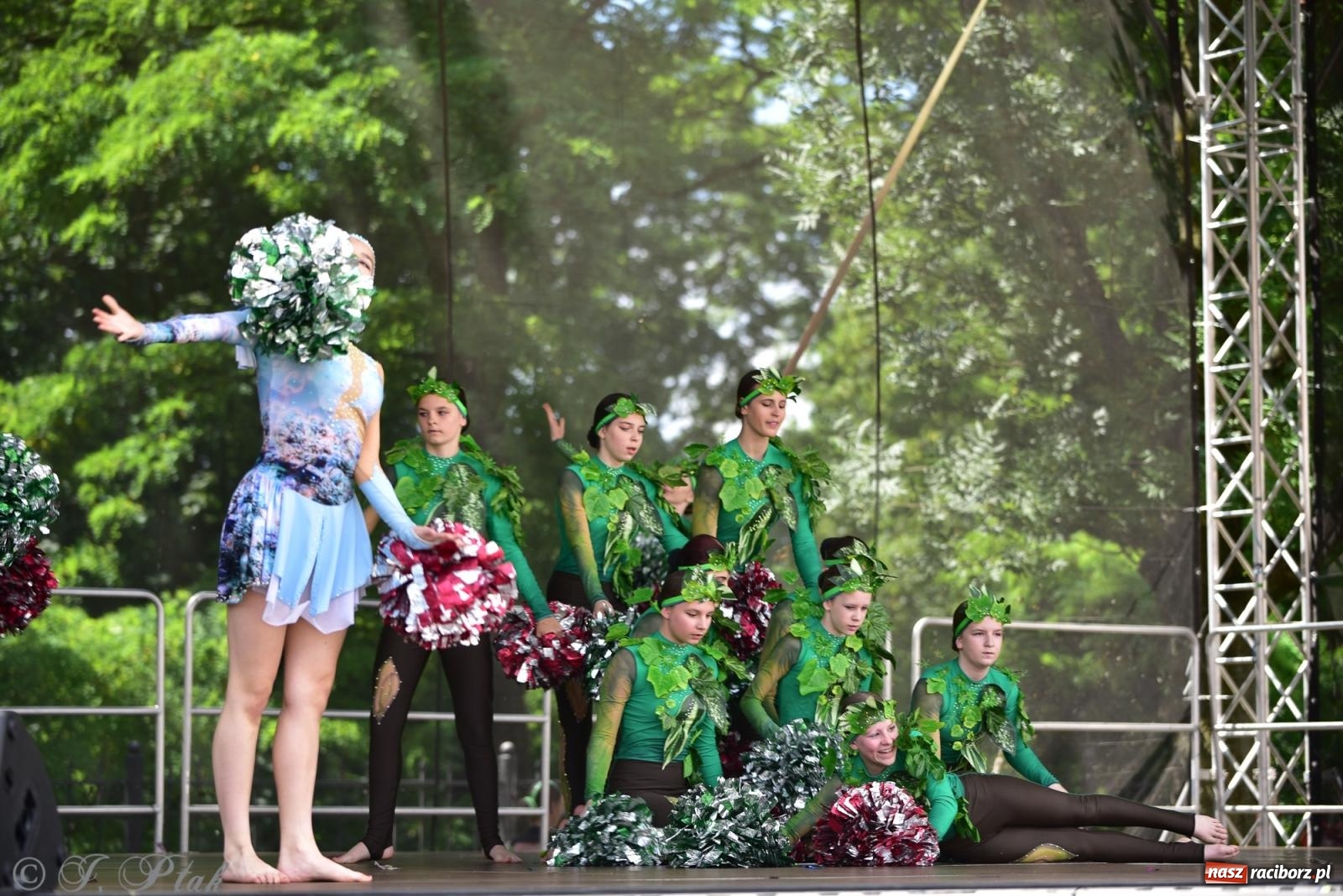 Zdjęcie w galerii na portalu naszraciborz.pl: IV raciborski Mażoretkowy Zawrót Głowy [FOTO i WIDEO] wiadomości z regionu