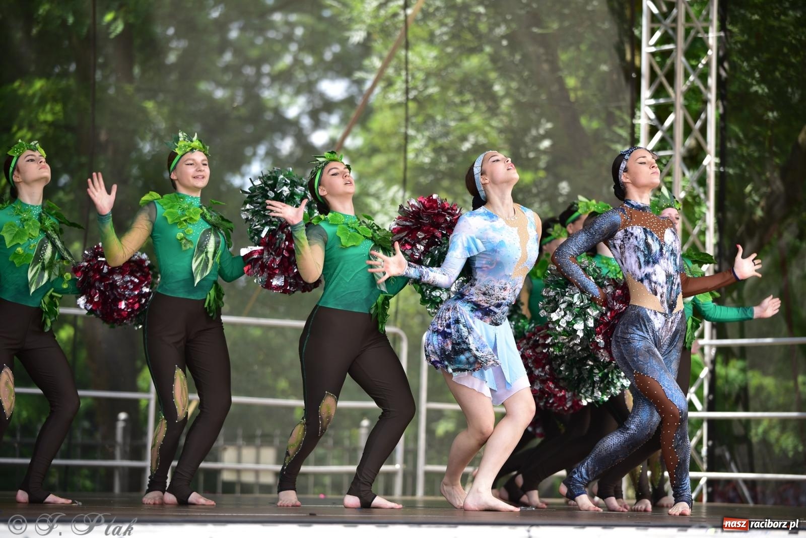 Zdjęcie w galerii na portalu naszraciborz.pl: IV raciborski Mażoretkowy Zawrót Głowy [FOTO i WIDEO] wiadomości z regionu