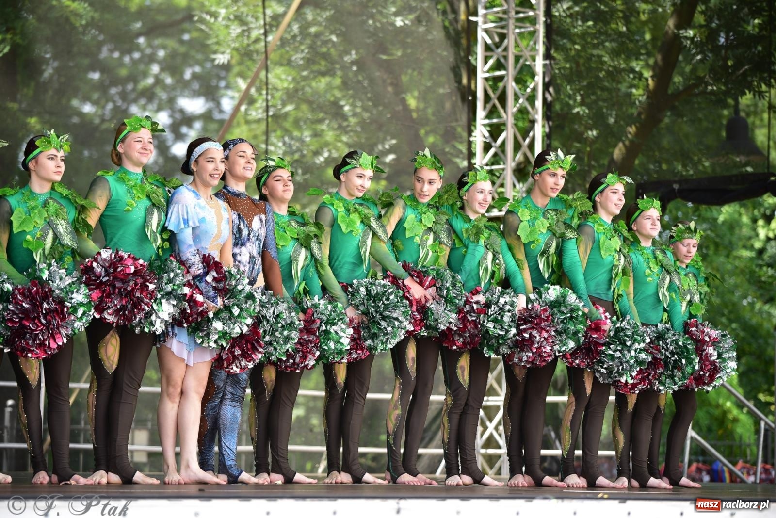 Zdjęcie w galerii na portalu naszraciborz.pl: IV raciborski Mażoretkowy Zawrót Głowy [FOTO i WIDEO] wiadomości z regionu