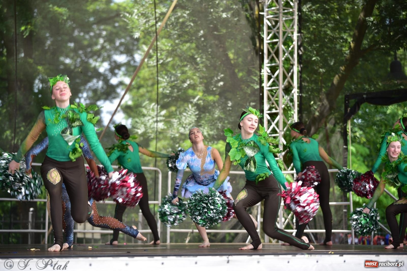 Zdjęcie w galerii na portalu naszraciborz.pl: IV raciborski Mażoretkowy Zawrót Głowy [FOTO i WIDEO] wiadomości z regionu