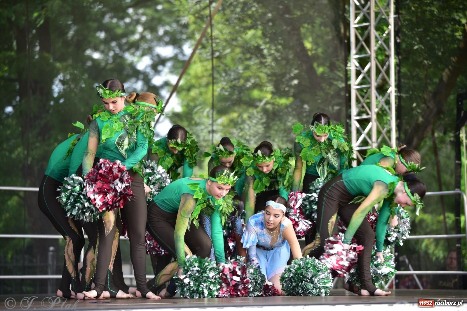 Zdjęcie w galerii na portalu naszraciborz.pl: IV raciborski Mażoretkowy Zawrót Głowy [FOTO i WIDEO] wiadomości z regionu