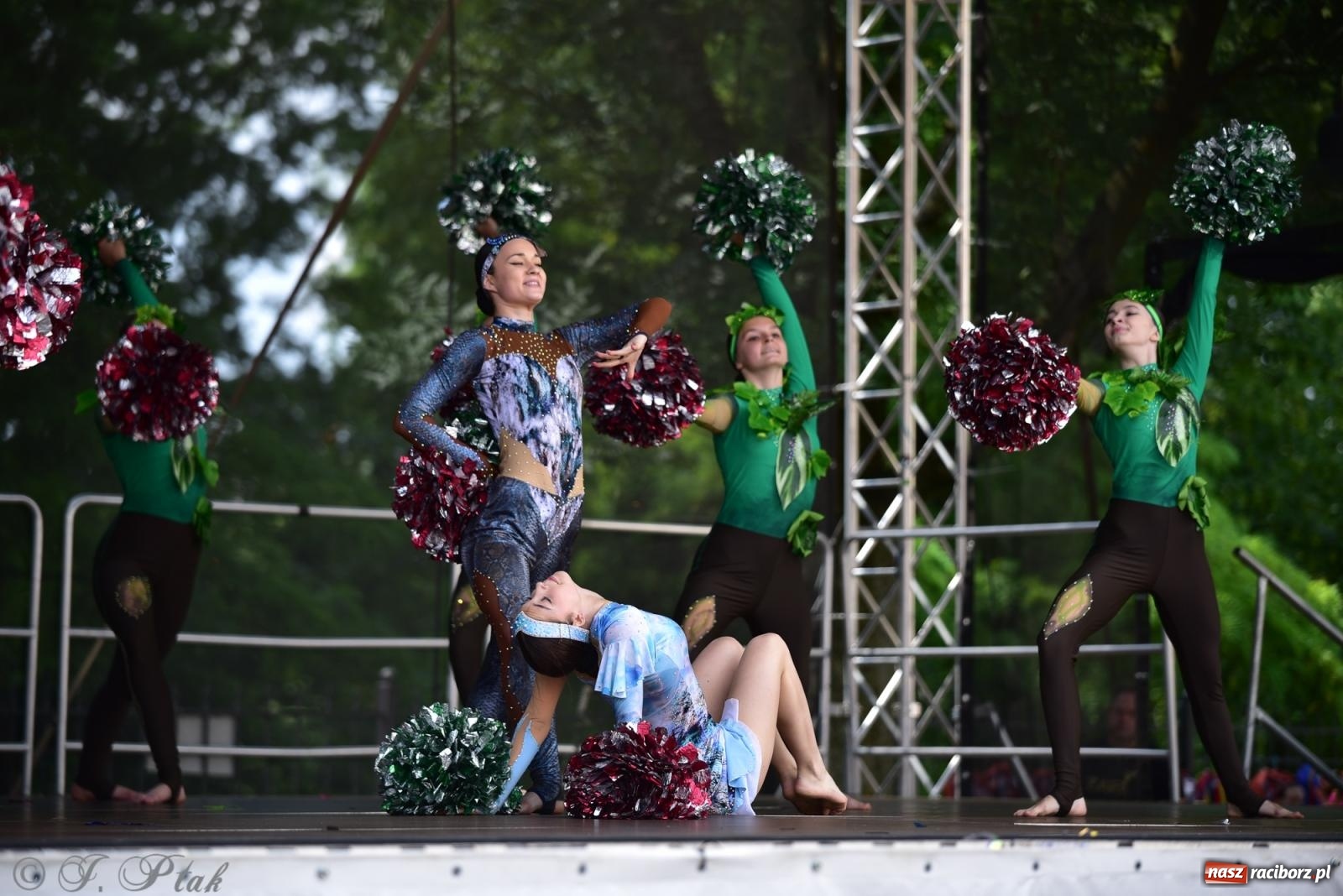 Zdjęcie w galerii na portalu naszraciborz.pl: IV raciborski Mażoretkowy Zawrót Głowy [FOTO i WIDEO] wiadomości z regionu