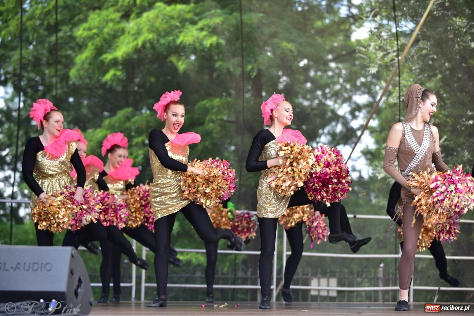 Zdjęcie w galerii na portalu naszraciborz.pl: IV raciborski Mażoretkowy Zawrót Głowy [FOTO i WIDEO] wiadomości z regionu