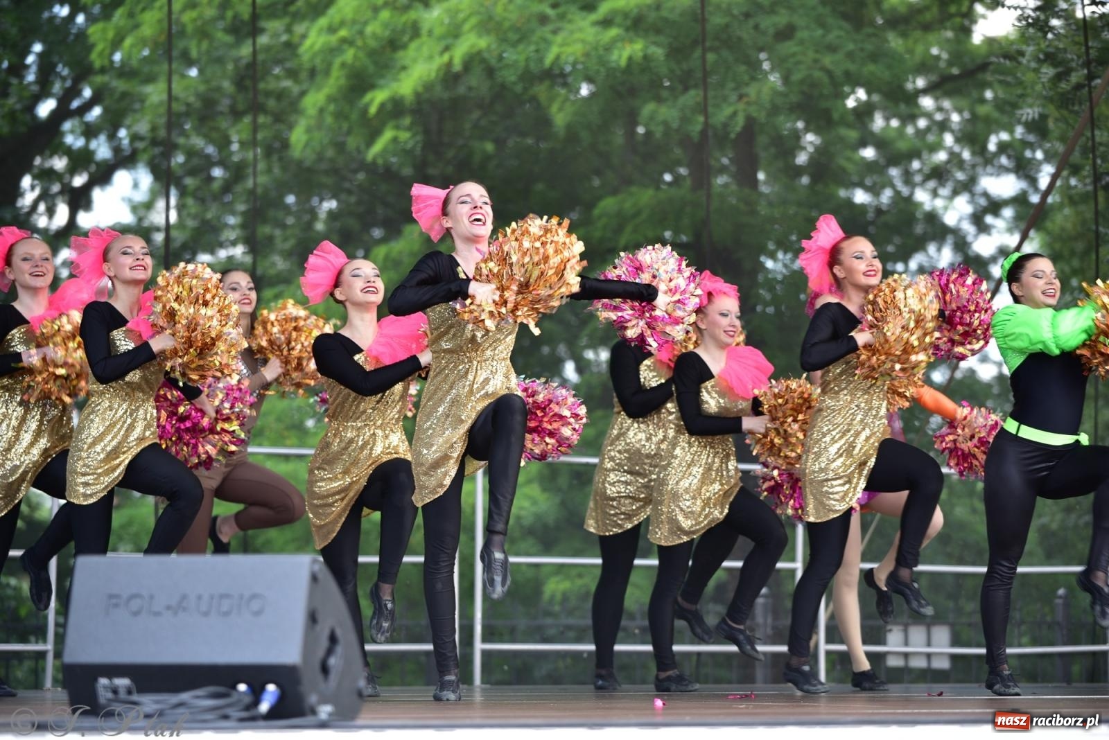 Zdjęcie w galerii na portalu naszraciborz.pl: IV raciborski Mażoretkowy Zawrót Głowy [FOTO i WIDEO] wiadomości z regionu