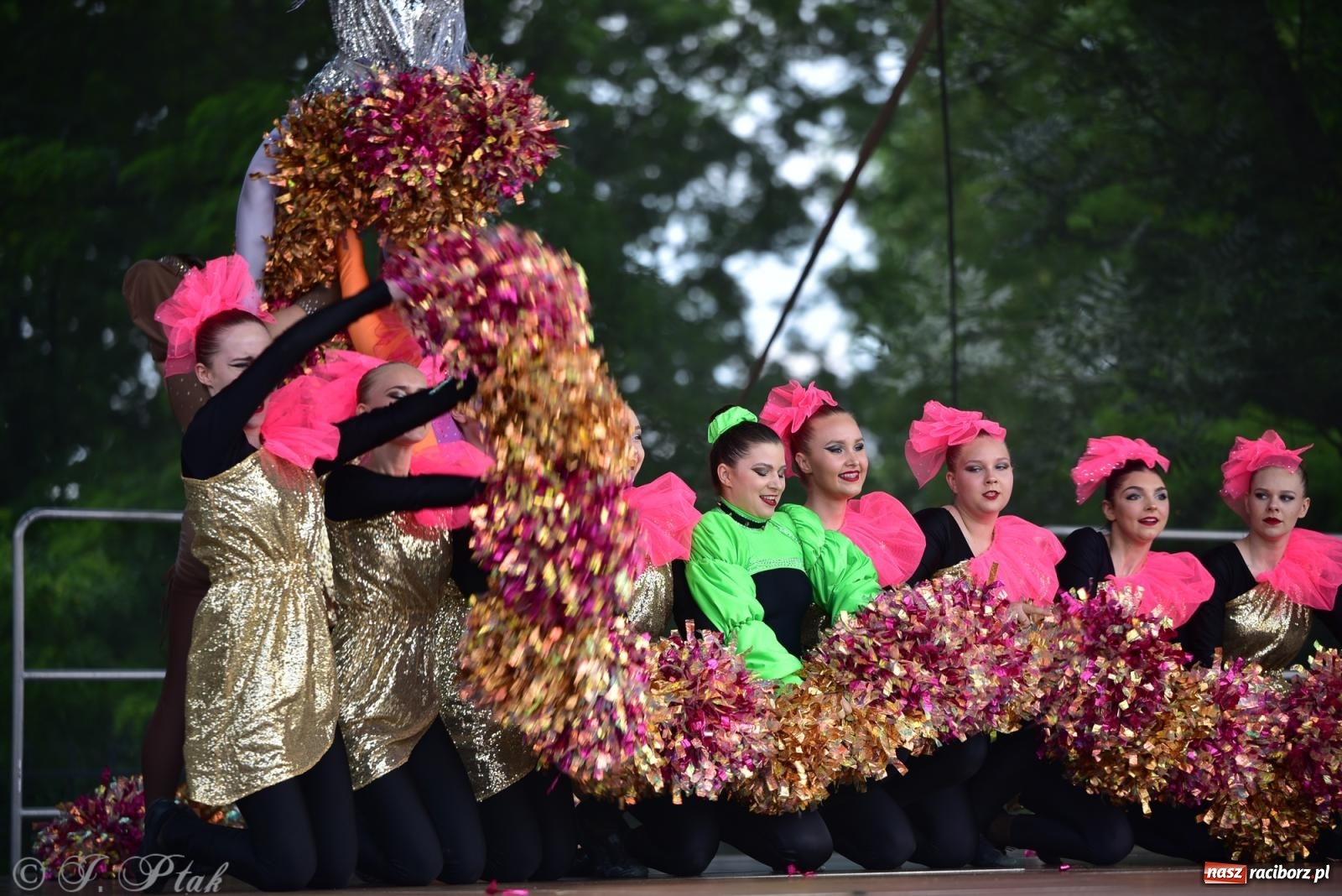 Zdjęcie w galerii na portalu naszraciborz.pl: IV raciborski Mażoretkowy Zawrót Głowy [FOTO i WIDEO] wiadomości z regionu