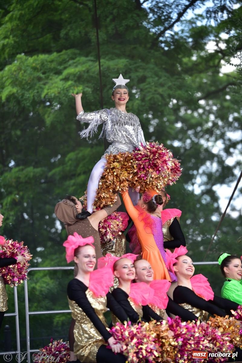 Zdjęcie w galerii na portalu naszraciborz.pl: IV raciborski Mażoretkowy Zawrót Głowy [FOTO i WIDEO] wiadomości z regionu