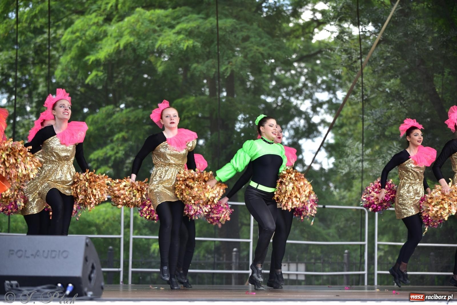 Zdjęcie w galerii na portalu naszraciborz.pl: IV raciborski Mażoretkowy Zawrót Głowy [FOTO i WIDEO] wiadomości z regionu