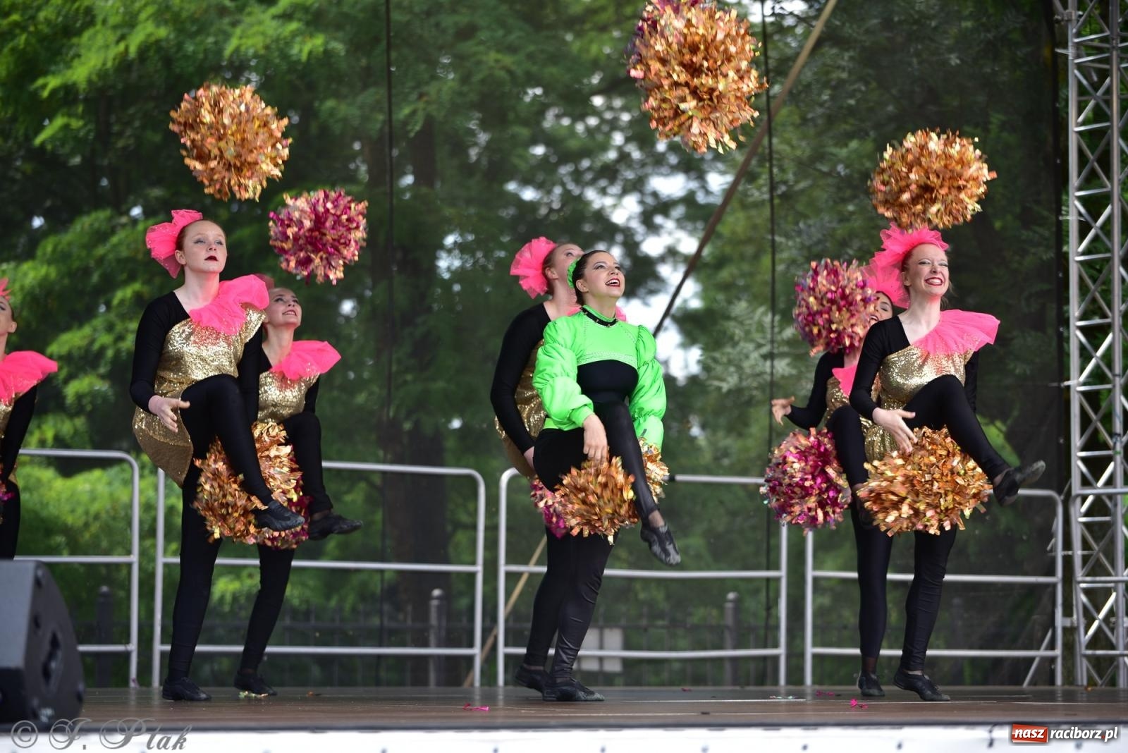 Zdjęcie w galerii na portalu naszraciborz.pl: IV raciborski Mażoretkowy Zawrót Głowy [FOTO i WIDEO] wiadomości z regionu