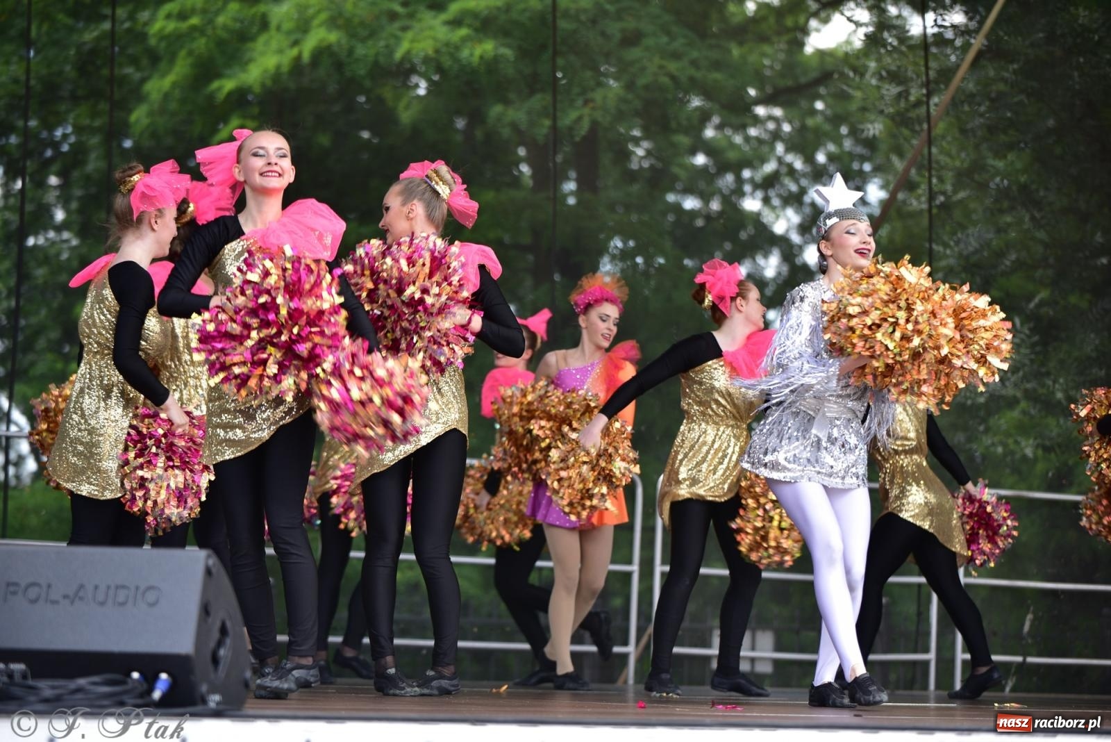 Zdjęcie w galerii na portalu naszraciborz.pl: IV raciborski Mażoretkowy Zawrót Głowy [FOTO i WIDEO] wiadomości z regionu