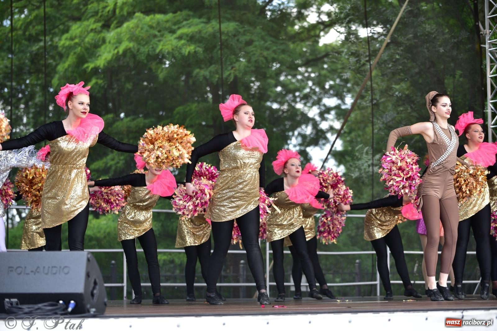 Zdjęcie w galerii na portalu naszraciborz.pl: IV raciborski Mażoretkowy Zawrót Głowy [FOTO i WIDEO] wiadomości z regionu