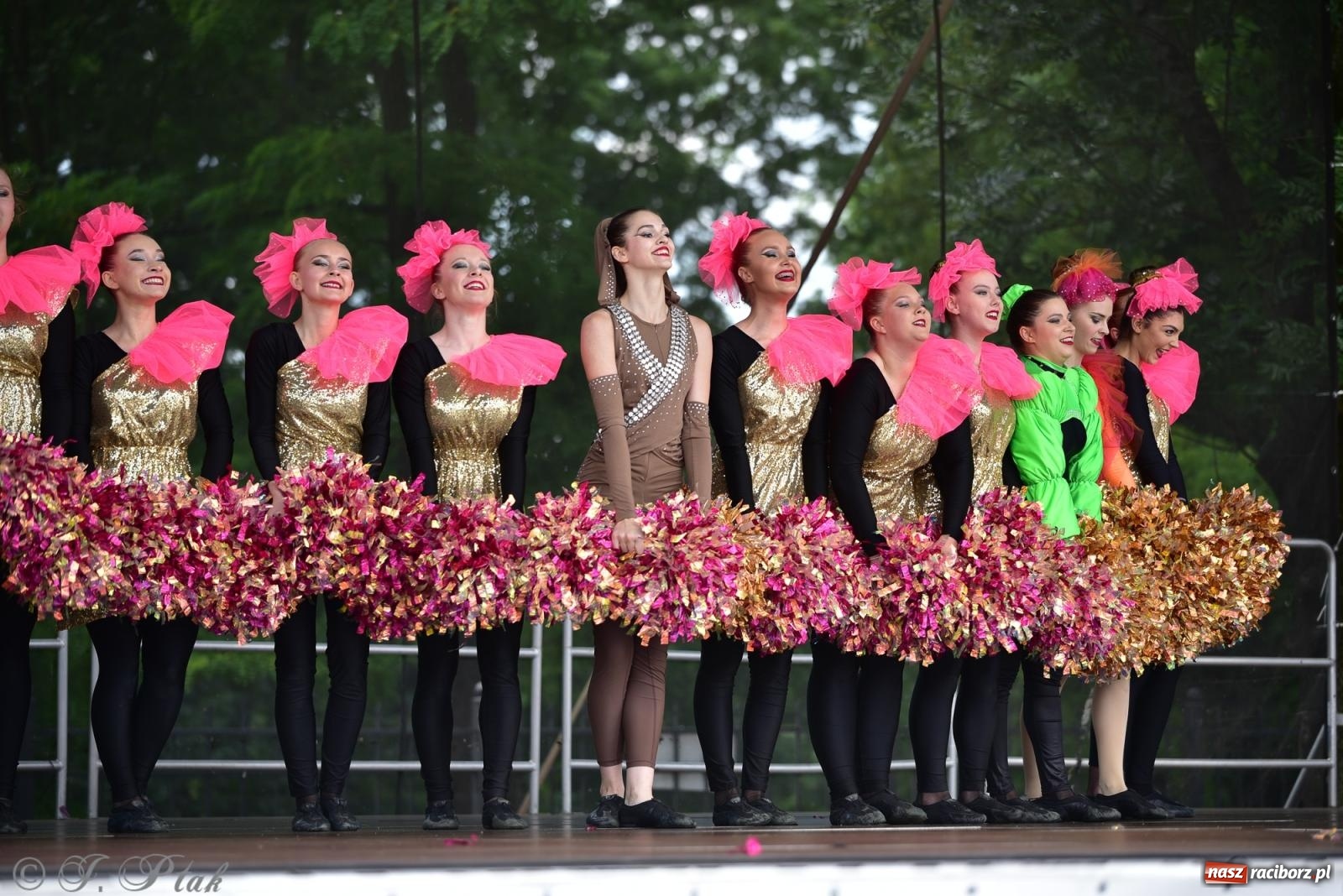 Zdjęcie w galerii na portalu naszraciborz.pl: IV raciborski Mażoretkowy Zawrót Głowy [FOTO i WIDEO] wiadomości z regionu