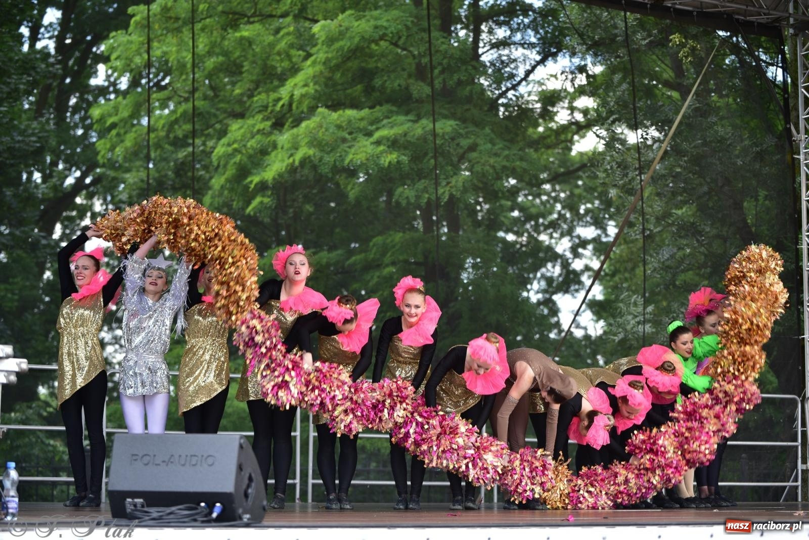 Zdjęcie w galerii na portalu naszraciborz.pl: IV raciborski Mażoretkowy Zawrót Głowy [FOTO i WIDEO] wiadomości z regionu