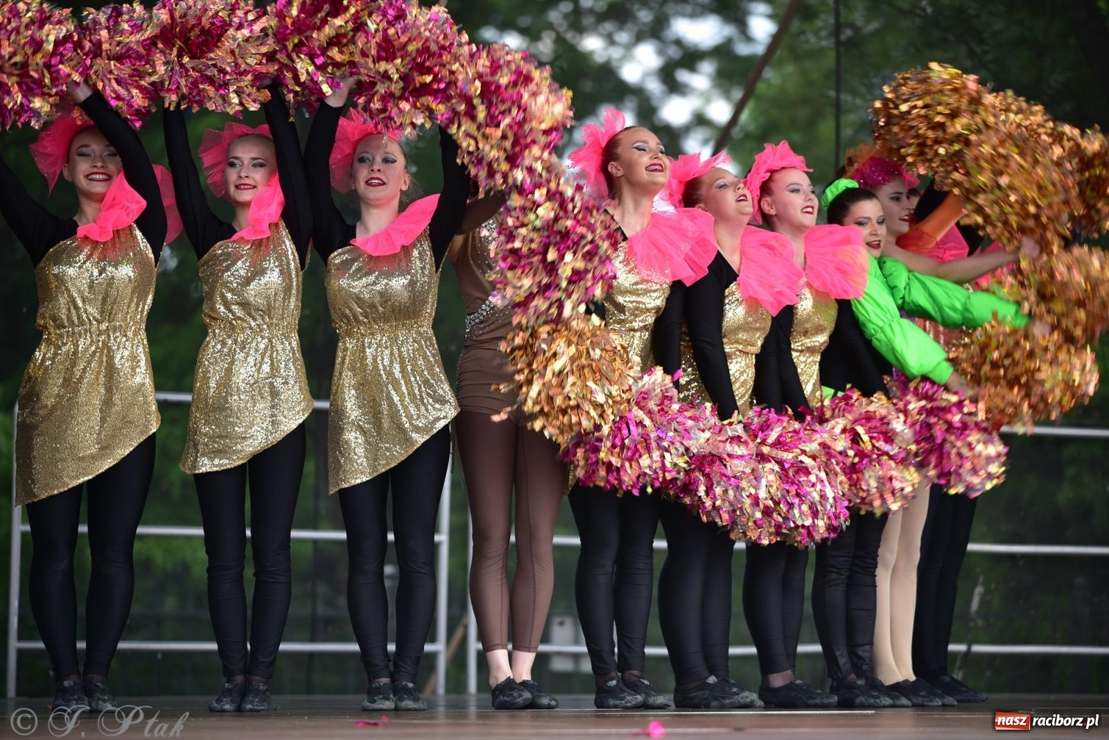 Zdjęcie w galerii na portalu naszraciborz.pl: IV raciborski Mażoretkowy Zawrót Głowy [FOTO i WIDEO] wiadomości z regionu