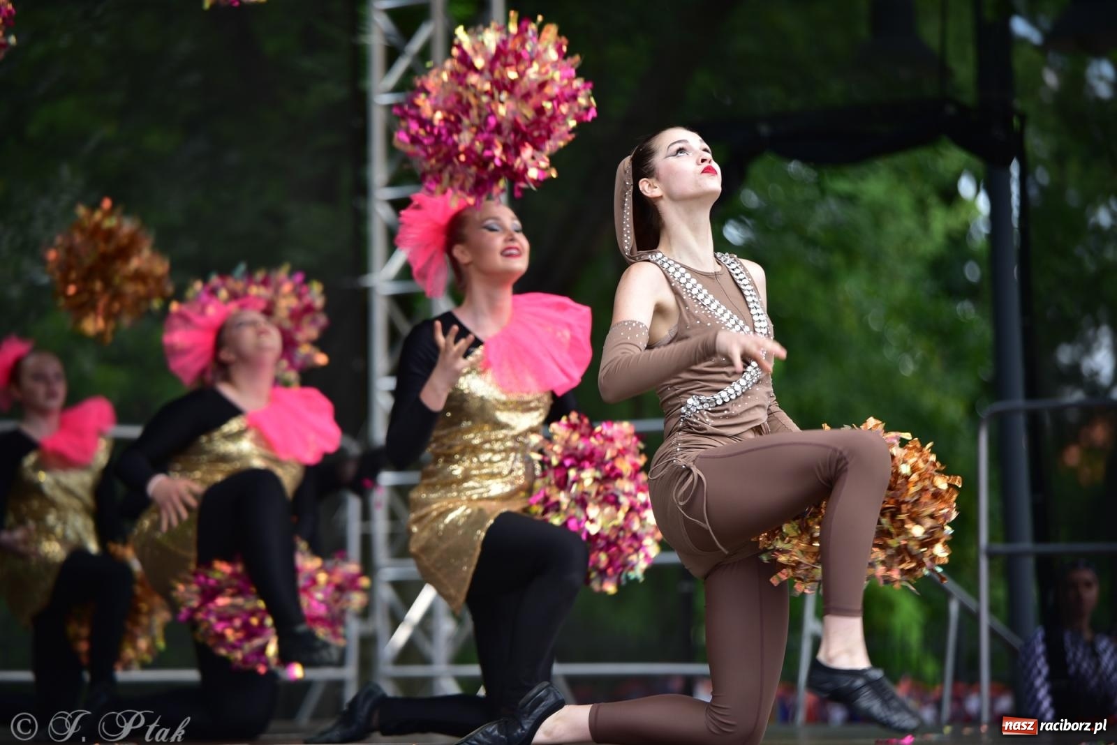 Zdjęcie w galerii na portalu naszraciborz.pl: IV raciborski Mażoretkowy Zawrót Głowy [FOTO i WIDEO] wiadomości z regionu