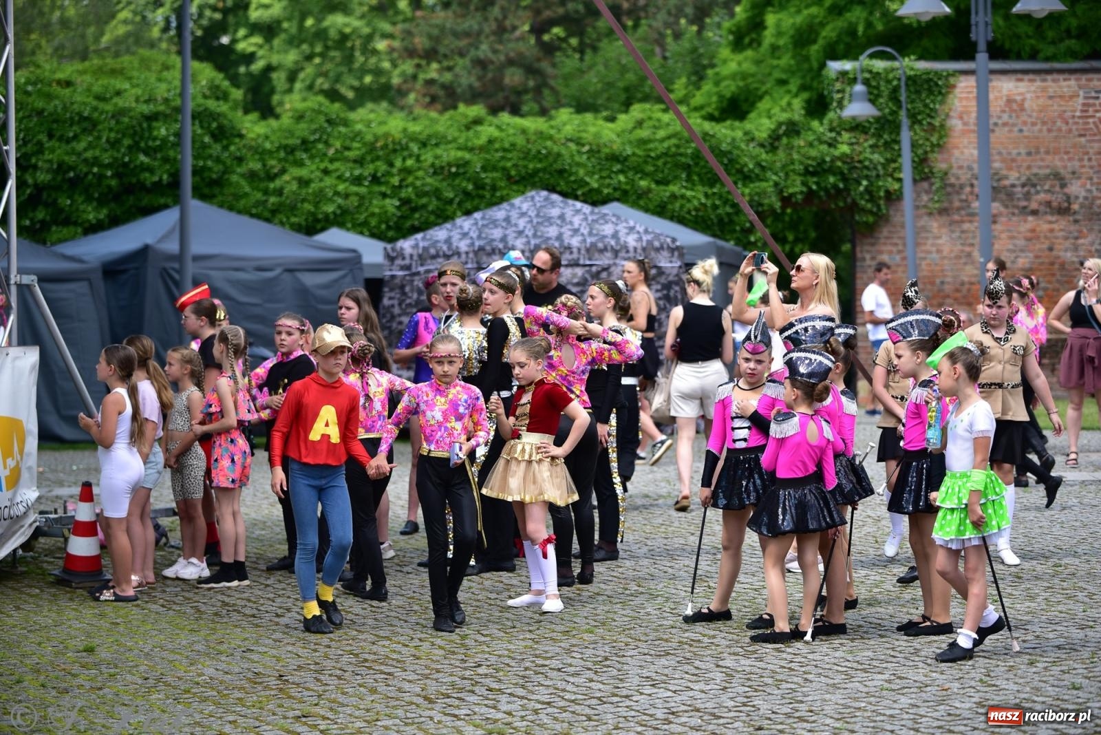 Zdjęcie w galerii na portalu naszraciborz.pl: IV raciborski Mażoretkowy Zawrót Głowy [FOTO i WIDEO] wiadomości z regionu
