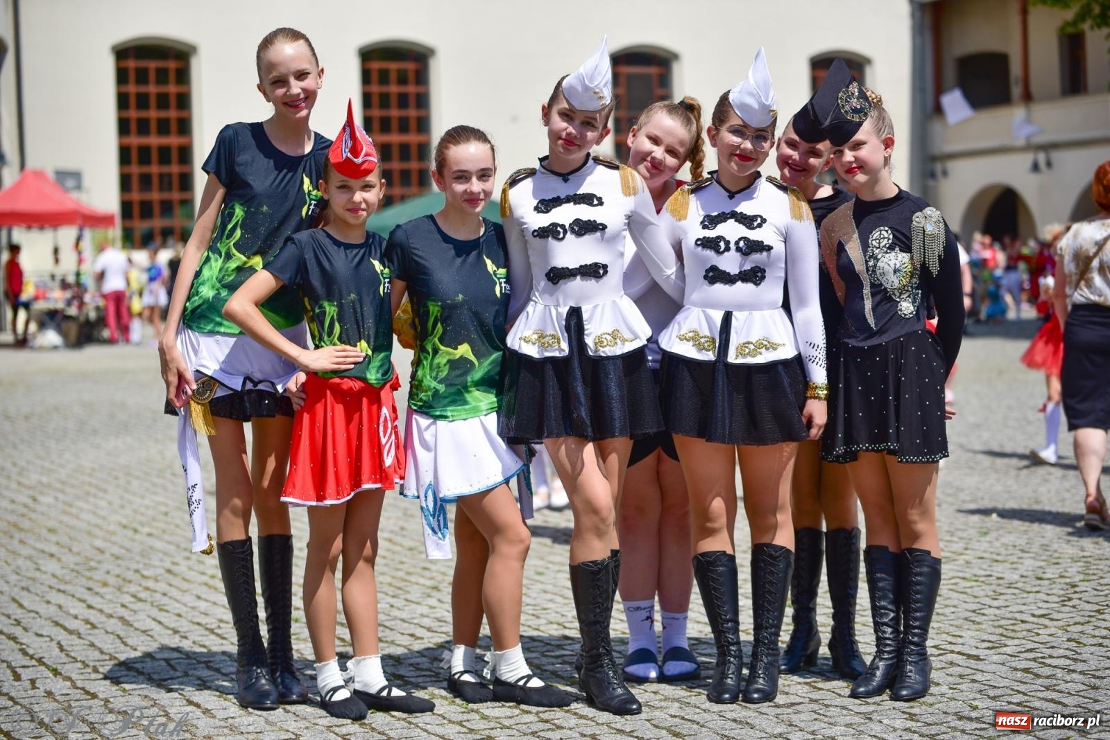 Zdjęcie w galerii na portalu naszraciborz.pl: IV raciborski Mażoretkowy Zawrót Głowy [FOTO i WIDEO] wiadomości z regionu