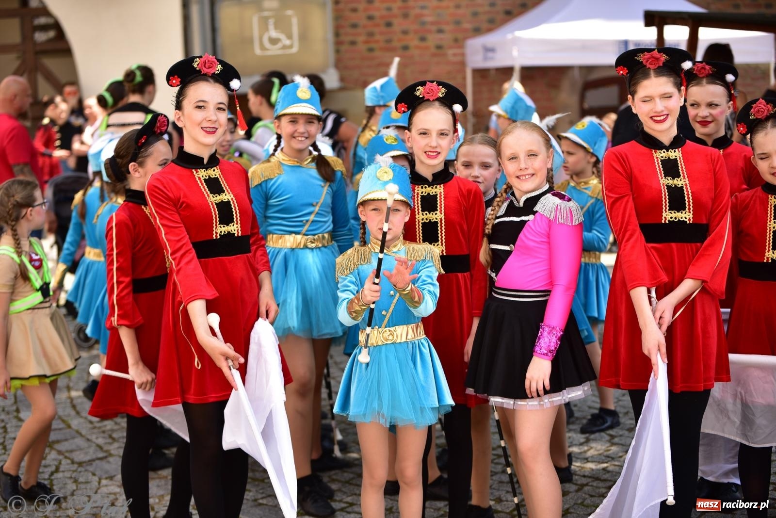 Zdjęcie w galerii na portalu naszraciborz.pl: IV raciborski Mażoretkowy Zawrót Głowy [FOTO i WIDEO] wiadomości z regionu