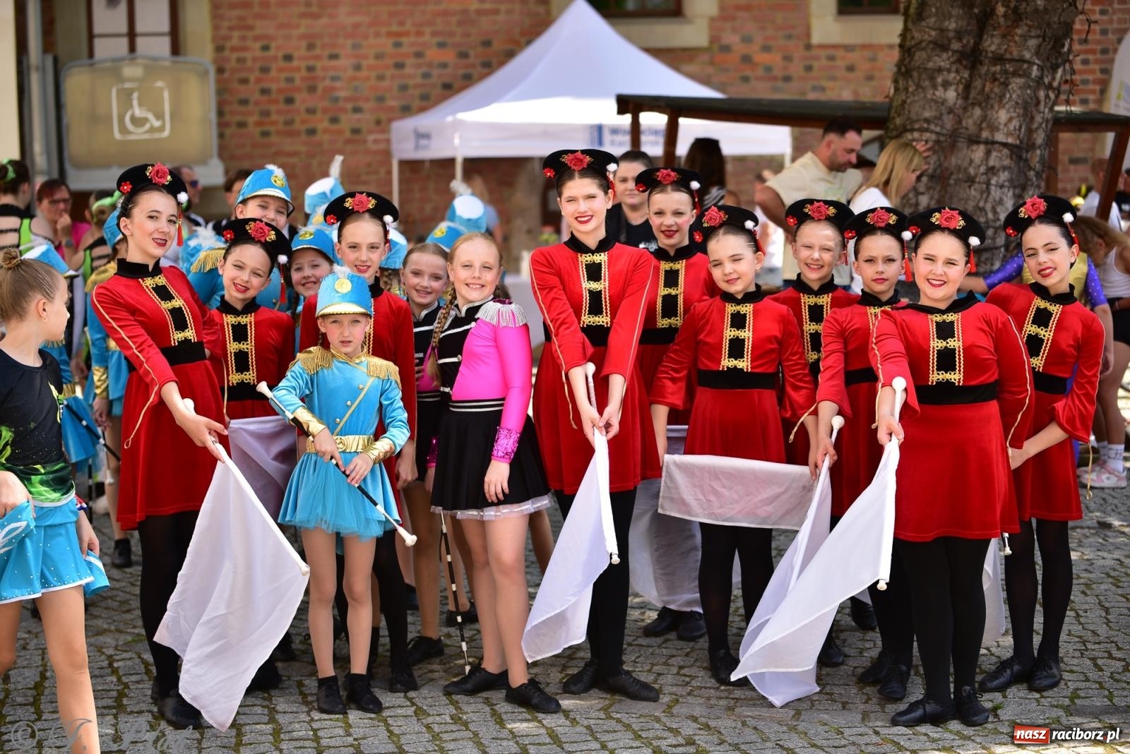 Zdjęcie w galerii na portalu naszraciborz.pl: IV raciborski Mażoretkowy Zawrót Głowy [FOTO i WIDEO] wiadomości z regionu