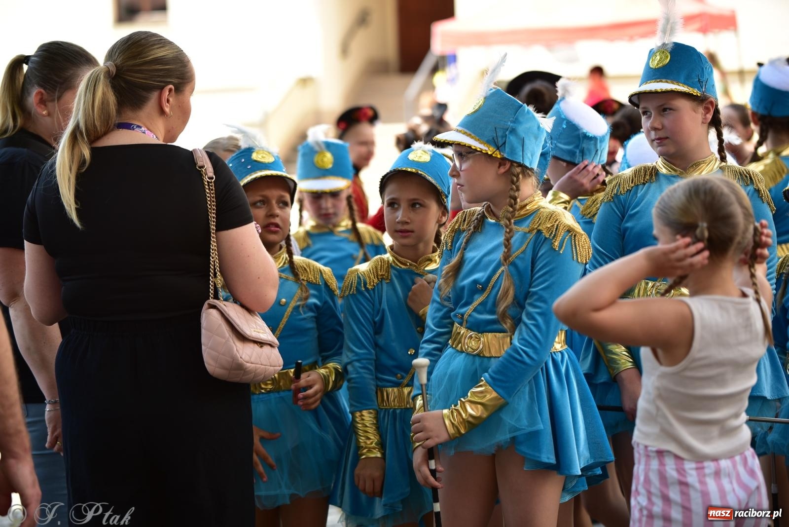 Zdjęcie w galerii na portalu naszraciborz.pl: IV raciborski Mażoretkowy Zawrót Głowy [FOTO i WIDEO] wiadomości z regionu