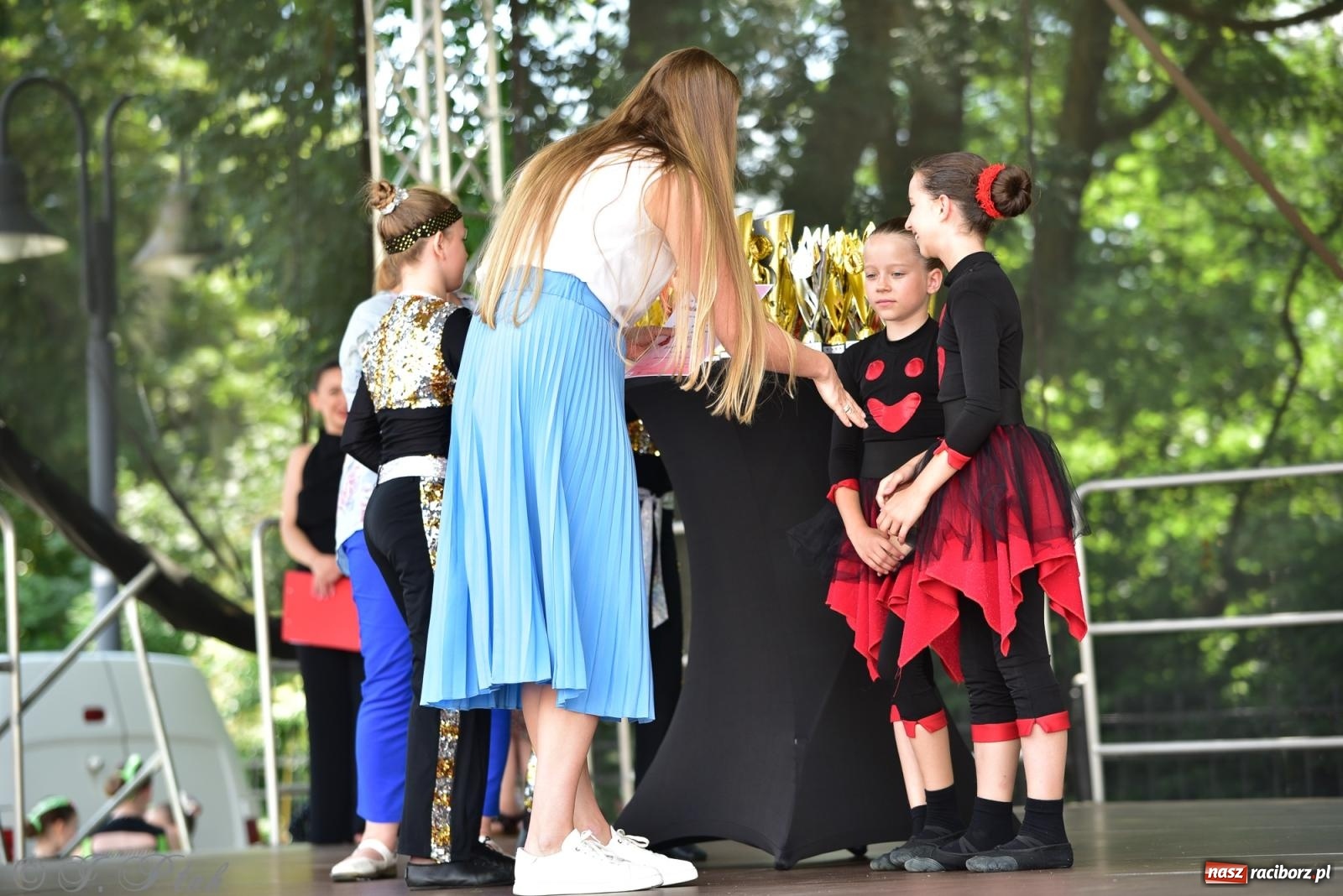 Zdjęcie w galerii na portalu naszraciborz.pl: IV raciborski Mażoretkowy Zawrót Głowy [FOTO i WIDEO] wiadomości z regionu