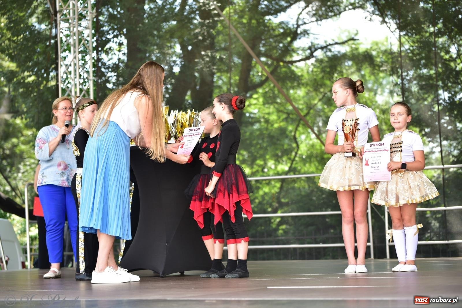 Zdjęcie w galerii na portalu naszraciborz.pl: IV raciborski Mażoretkowy Zawrót Głowy [FOTO i WIDEO] wiadomości z regionu