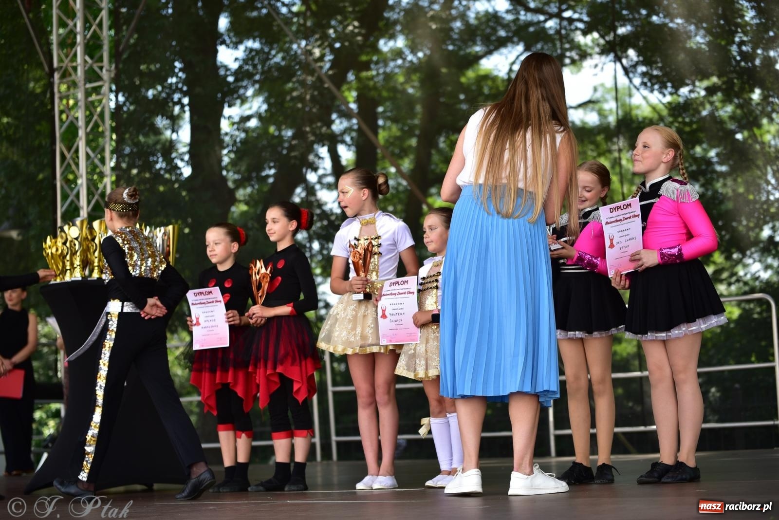 Zdjęcie w galerii na portalu naszraciborz.pl: IV raciborski Mażoretkowy Zawrót Głowy [FOTO i WIDEO] wiadomości z regionu