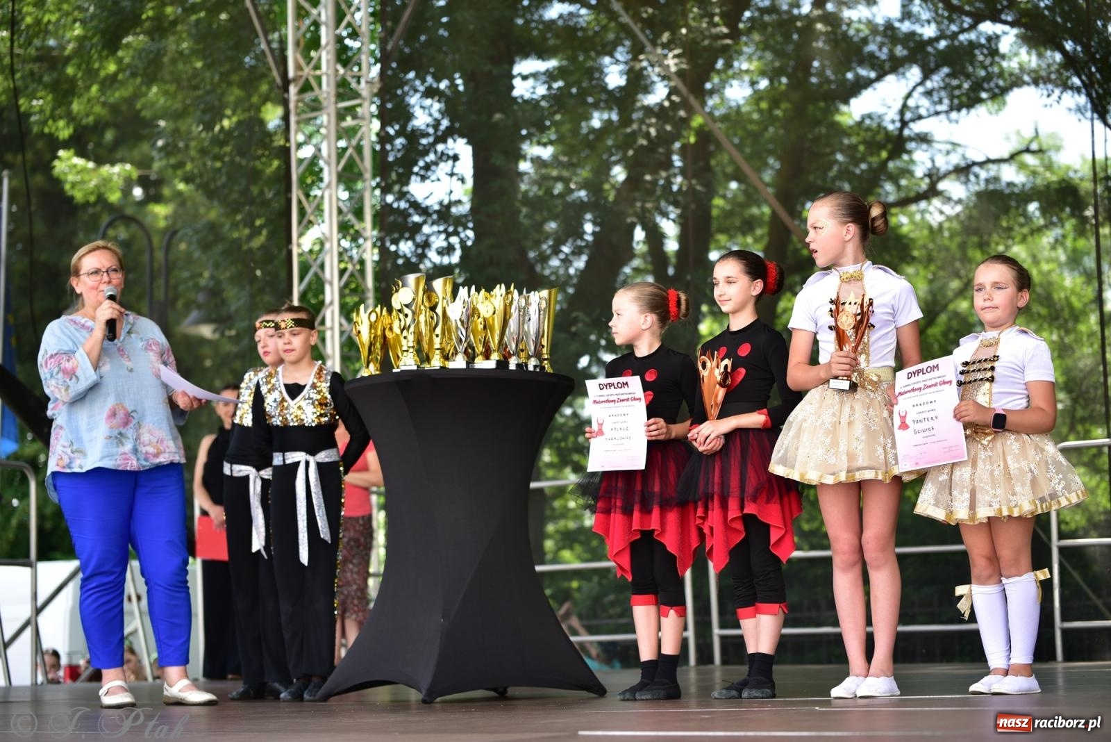 Zdjęcie w galerii na portalu naszraciborz.pl: IV raciborski Mażoretkowy Zawrót Głowy [FOTO i WIDEO] wiadomości z regionu