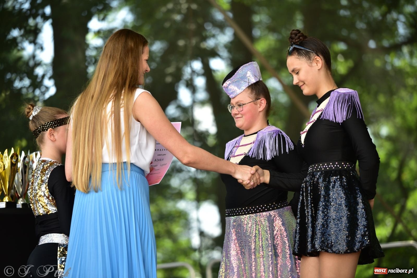 Zdjęcie w galerii na portalu naszraciborz.pl: IV raciborski Mażoretkowy Zawrót Głowy [FOTO i WIDEO] wiadomości z regionu