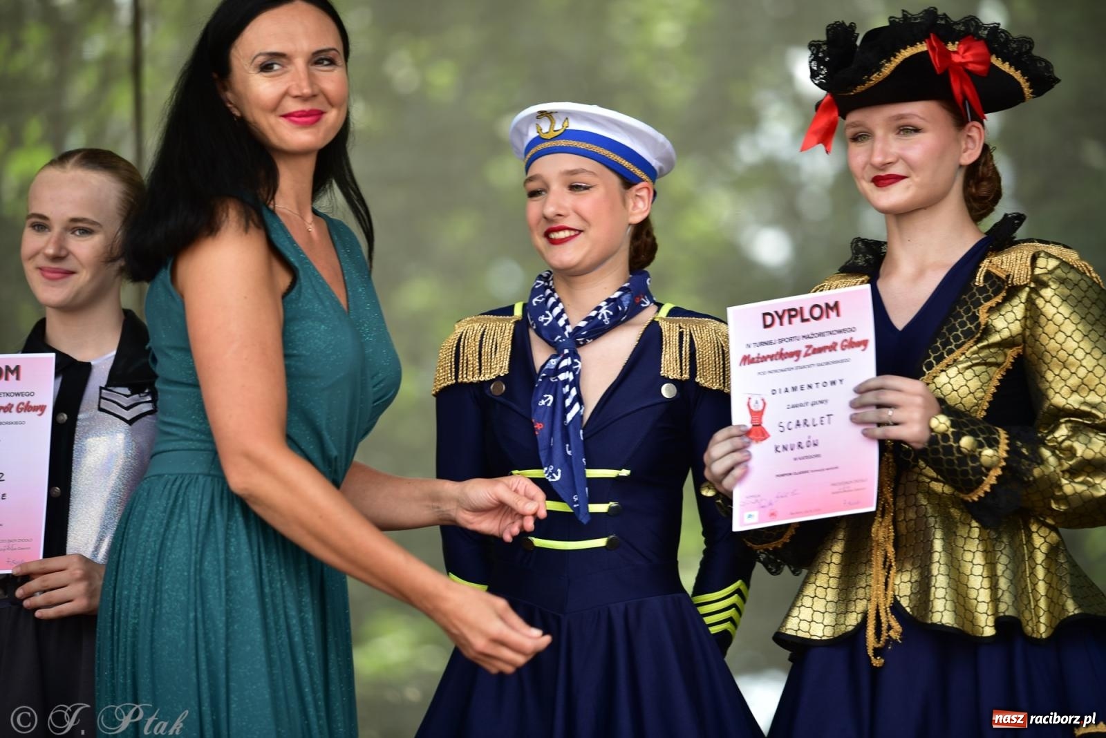 Zdjęcie w galerii na portalu naszraciborz.pl: IV raciborski Mażoretkowy Zawrót Głowy [FOTO i WIDEO] wiadomości z regionu