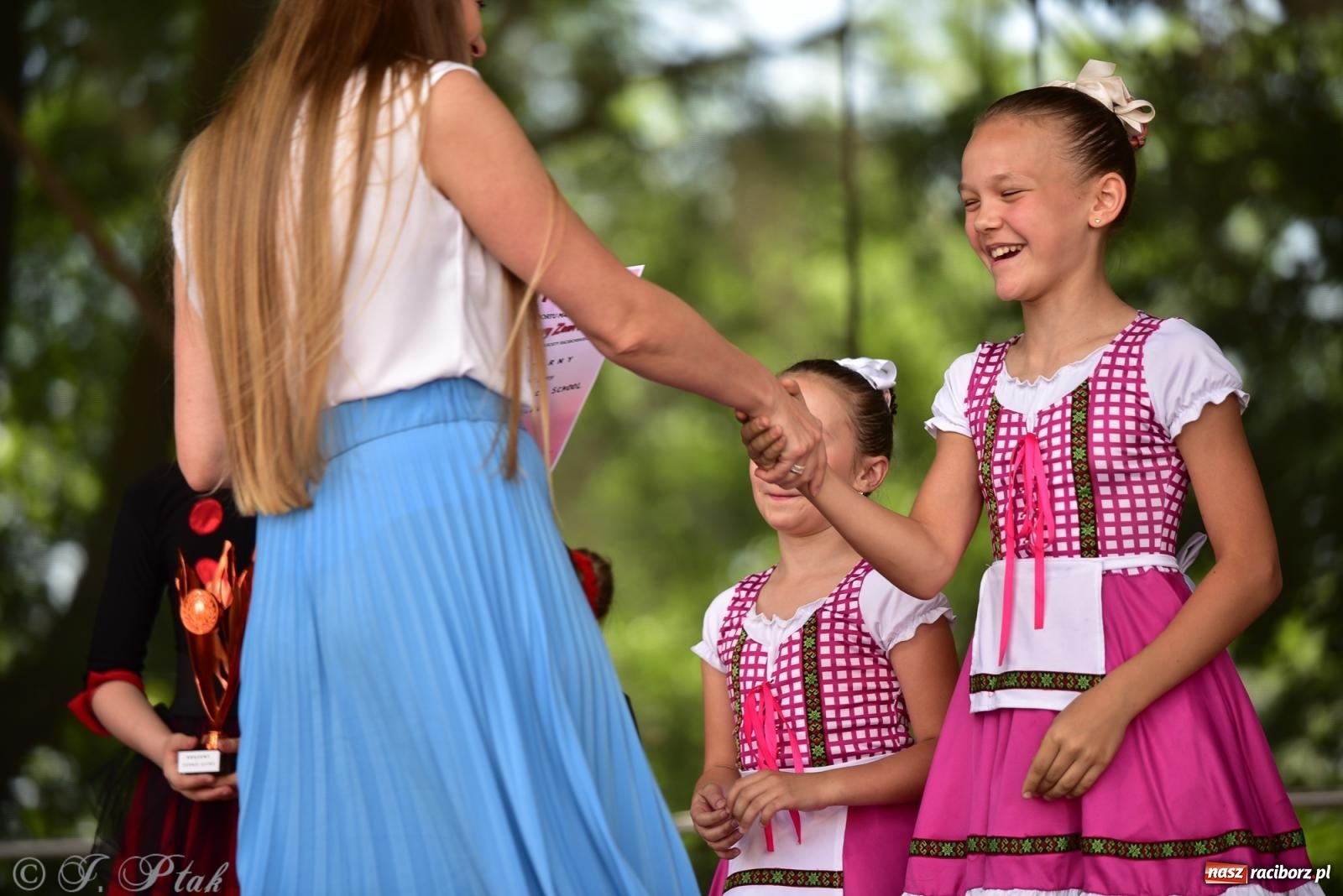 Zdjęcie w galerii na portalu naszraciborz.pl: IV raciborski Mażoretkowy Zawrót Głowy [FOTO i WIDEO] wiadomości z regionu