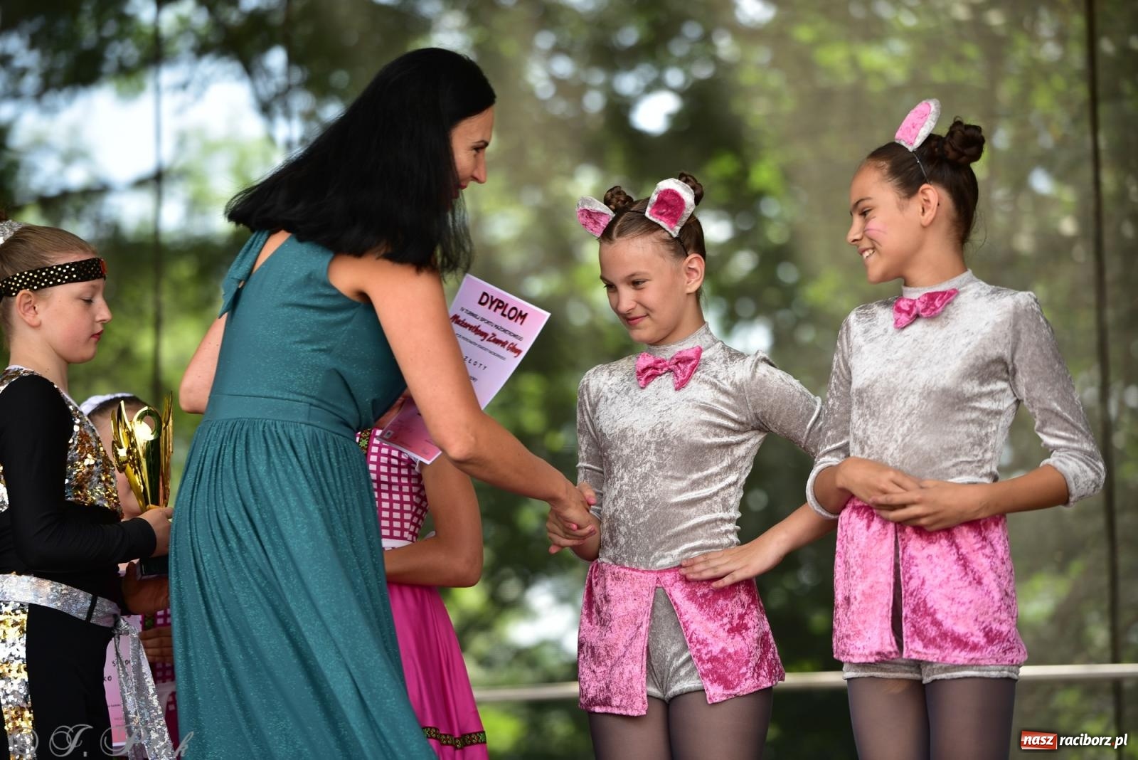 Zdjęcie w galerii na portalu naszraciborz.pl: IV raciborski Mażoretkowy Zawrót Głowy [FOTO i WIDEO] wiadomości z regionu