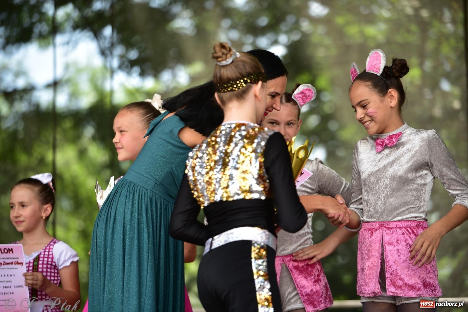 Zdjęcie w galerii na portalu naszraciborz.pl: IV raciborski Mażoretkowy Zawrót Głowy [FOTO i WIDEO] wiadomości z regionu