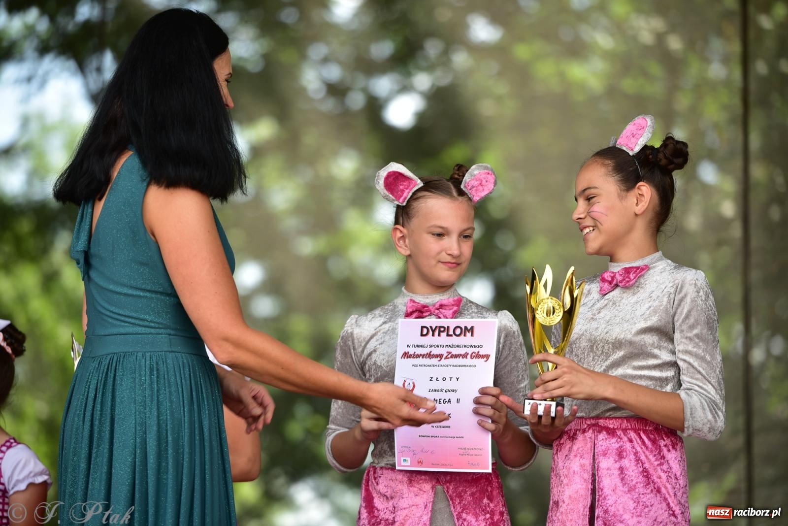 Zdjęcie w galerii na portalu naszraciborz.pl: IV raciborski Mażoretkowy Zawrót Głowy [FOTO i WIDEO] wiadomości z regionu
