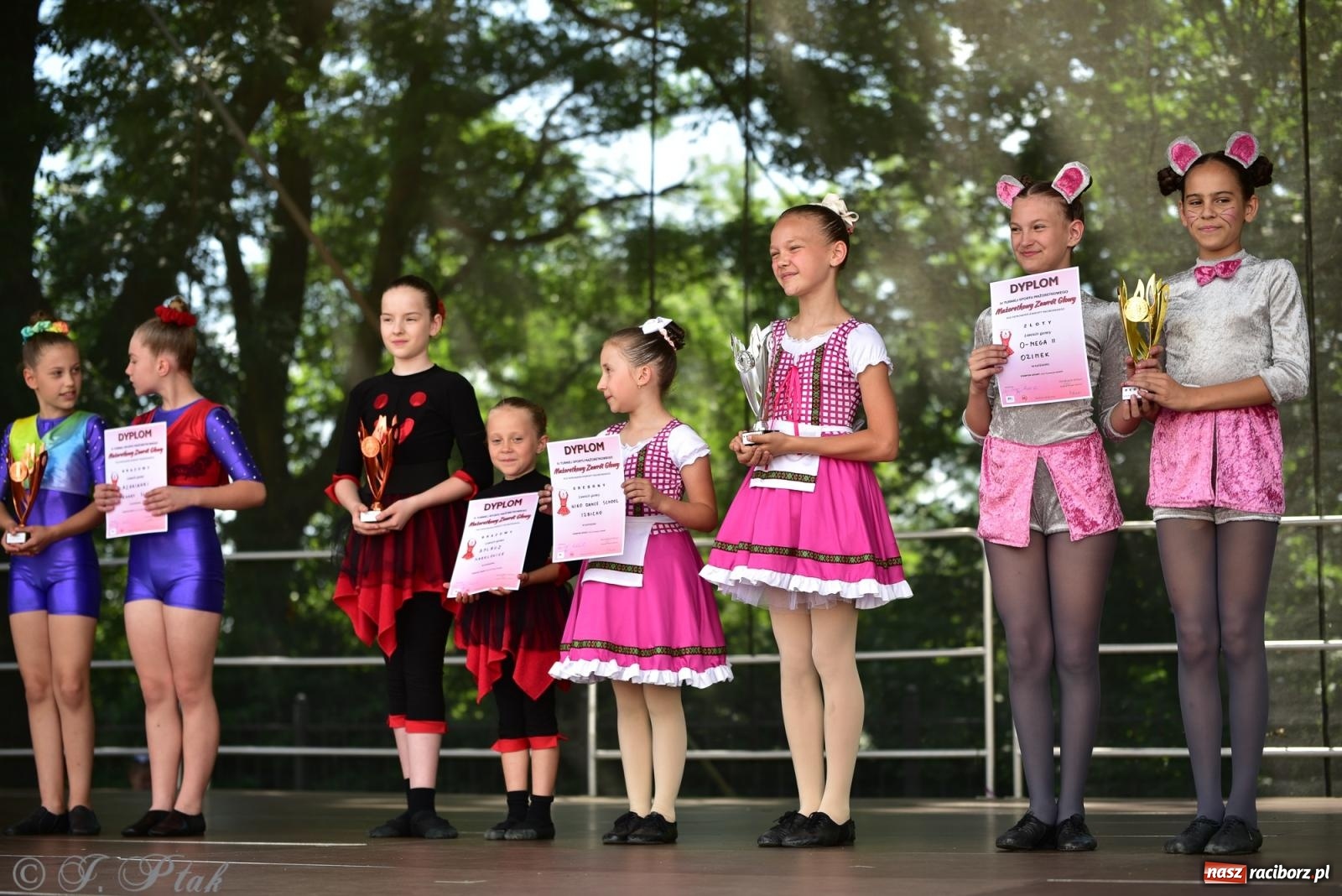 Zdjęcie w galerii na portalu naszraciborz.pl: IV raciborski Mażoretkowy Zawrót Głowy [FOTO i WIDEO] wiadomości z regionu