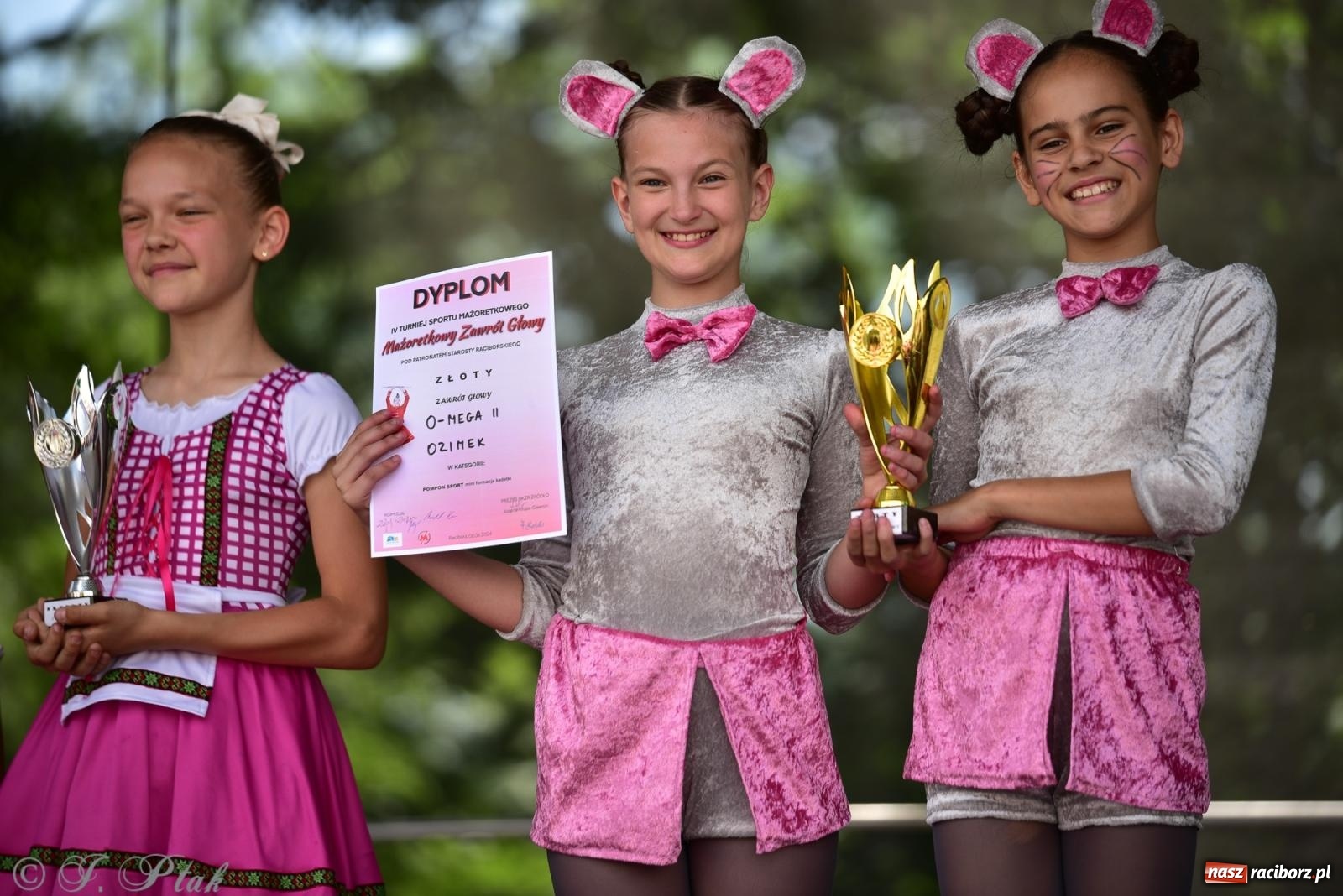 Zdjęcie w galerii na portalu naszraciborz.pl: IV raciborski Mażoretkowy Zawrót Głowy [FOTO i WIDEO] wiadomości z regionu