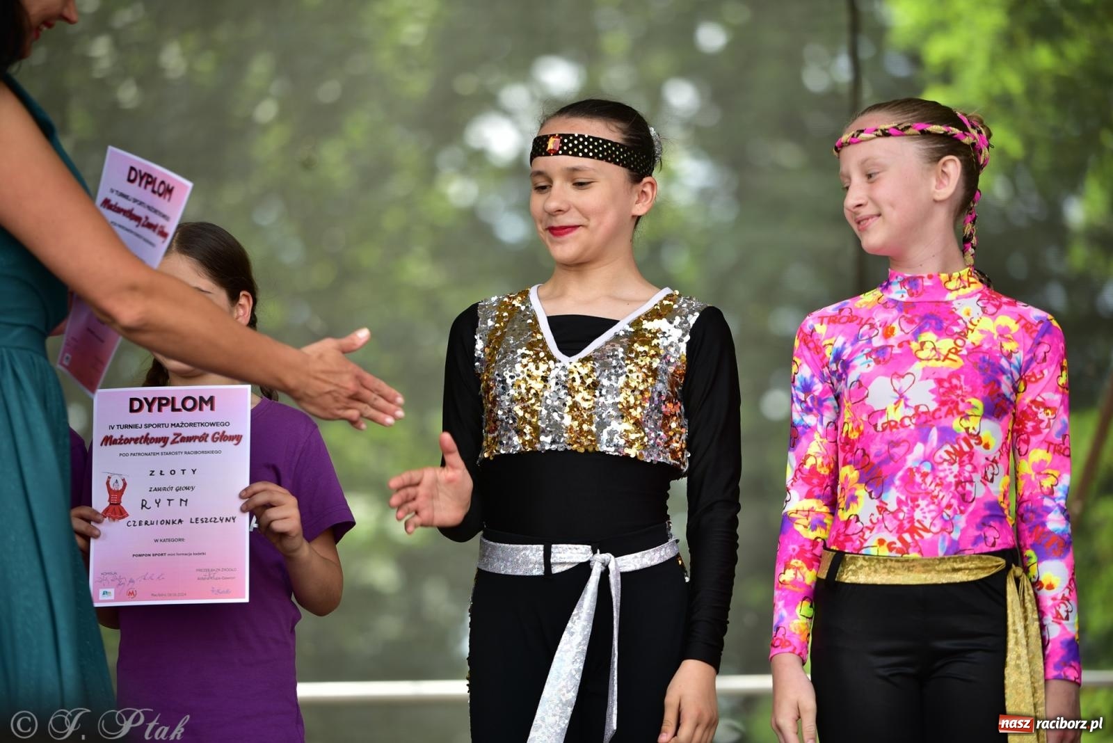 Zdjęcie w galerii na portalu naszraciborz.pl: IV raciborski Mażoretkowy Zawrót Głowy [FOTO i WIDEO] wiadomości z regionu