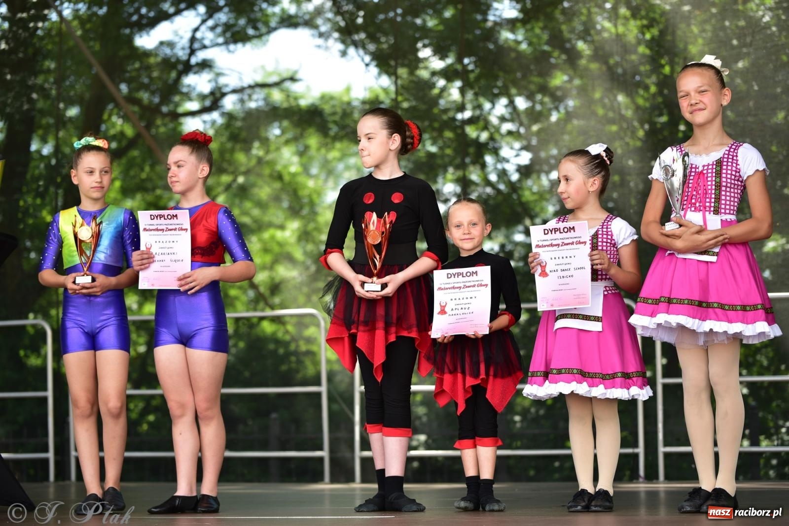 Zdjęcie w galerii na portalu naszraciborz.pl: IV raciborski Mażoretkowy Zawrót Głowy [FOTO i WIDEO] wiadomości z regionu
