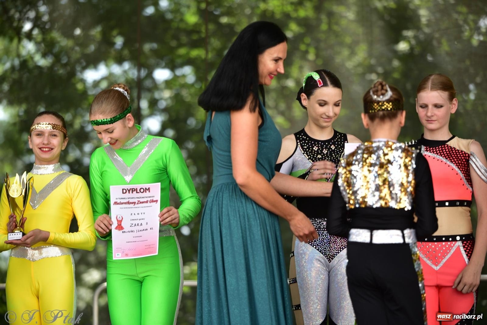 Zdjęcie w galerii na portalu naszraciborz.pl: IV raciborski Mażoretkowy Zawrót Głowy [FOTO i WIDEO] wiadomości z regionu